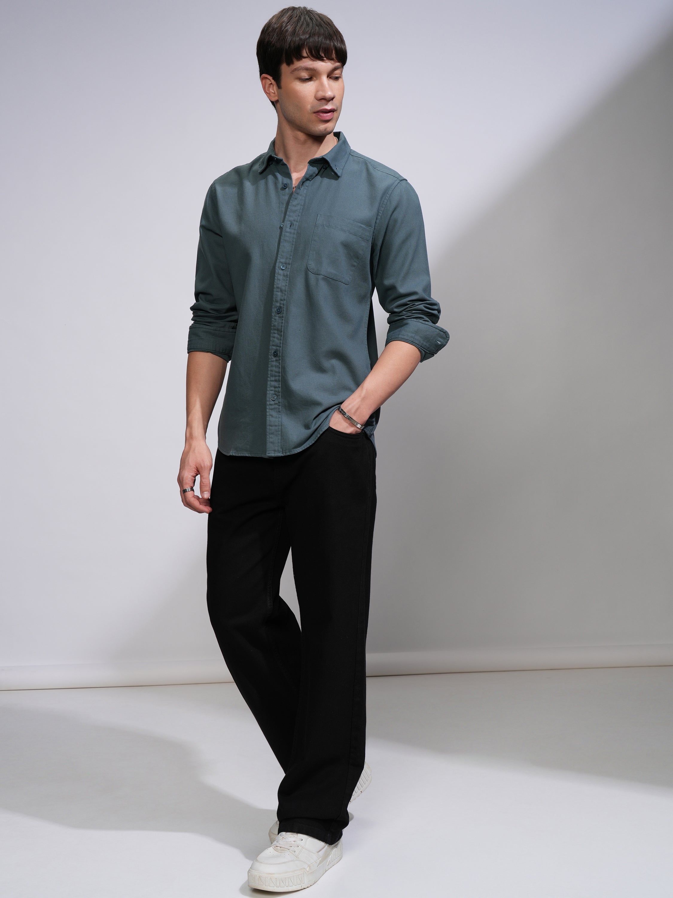 Highlander Men Teal Solid Slim Fit Casual Shirt - Teal - Image 2