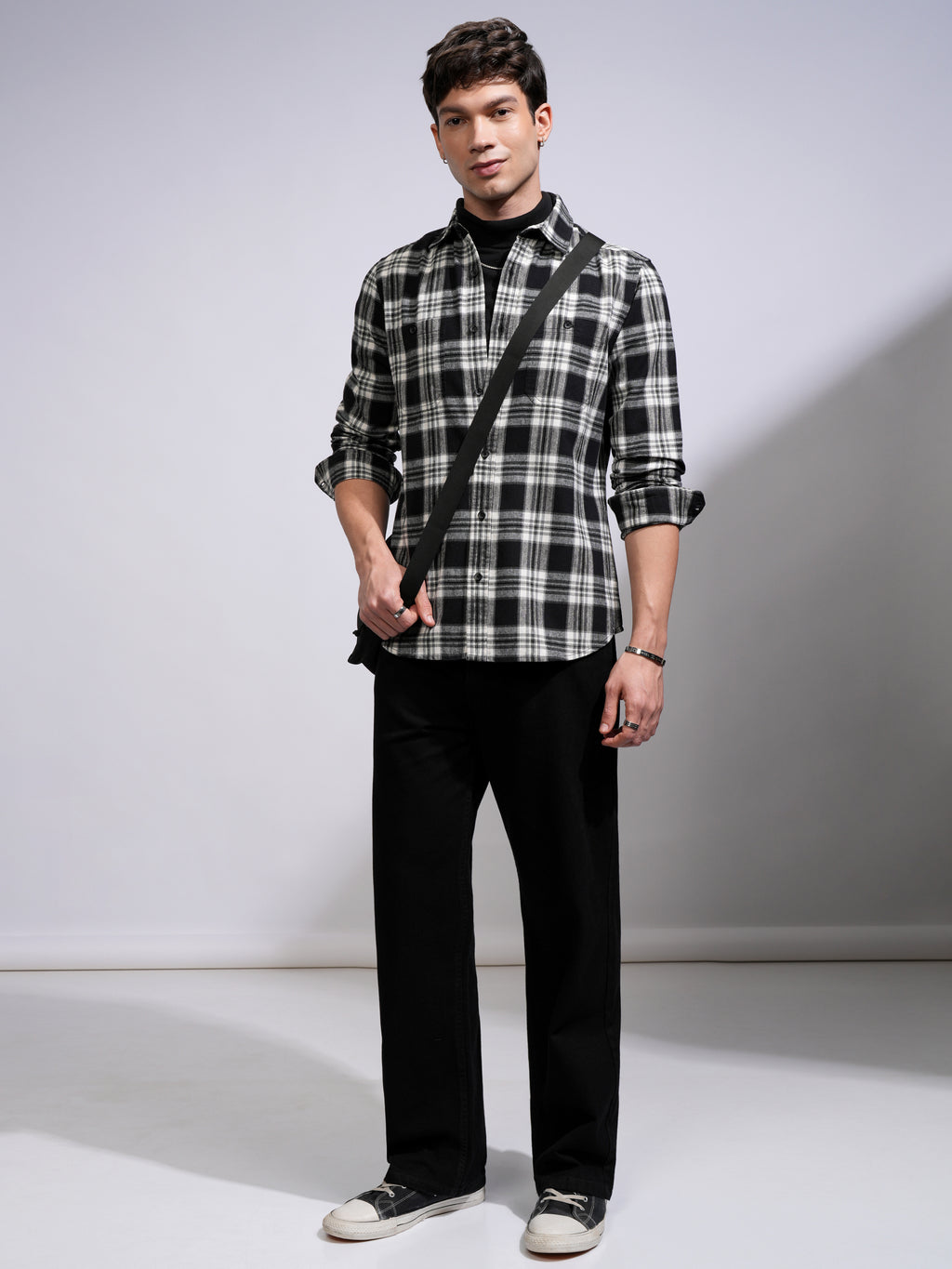 Highlander Men Black Checked Slim Fit Casual Shirt - Black - Image 2