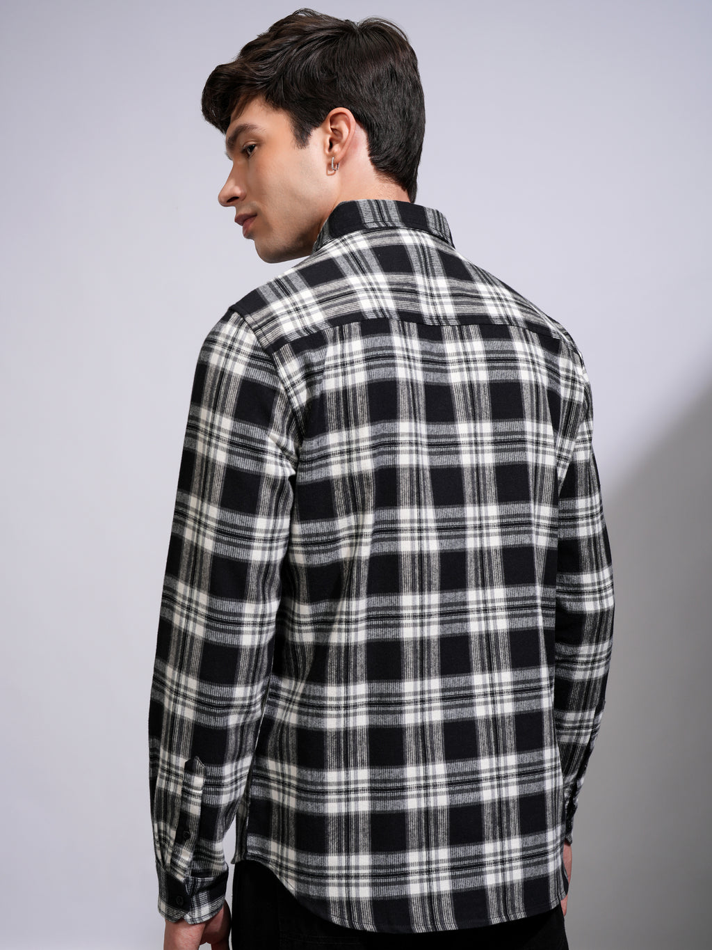Highlander Men Black Checked Slim Fit Casual Shirt - Black - Image 3