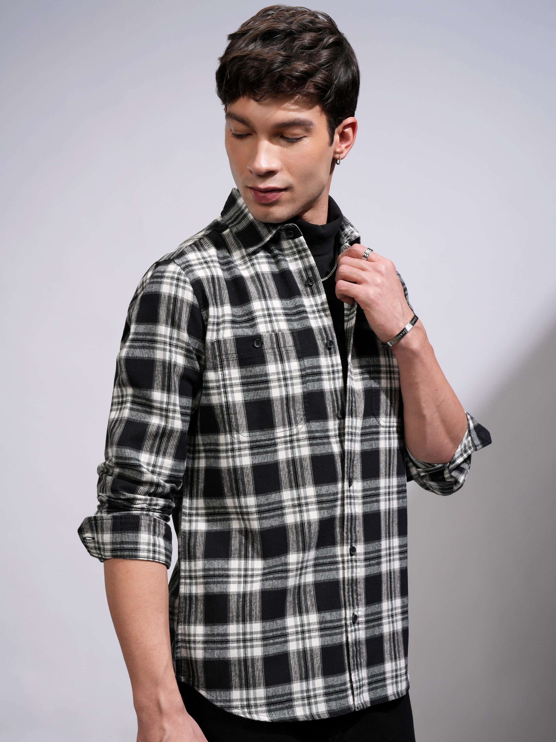 Highlander Men Black Checked Slim Fit Casual Shirt - Black - Image 6