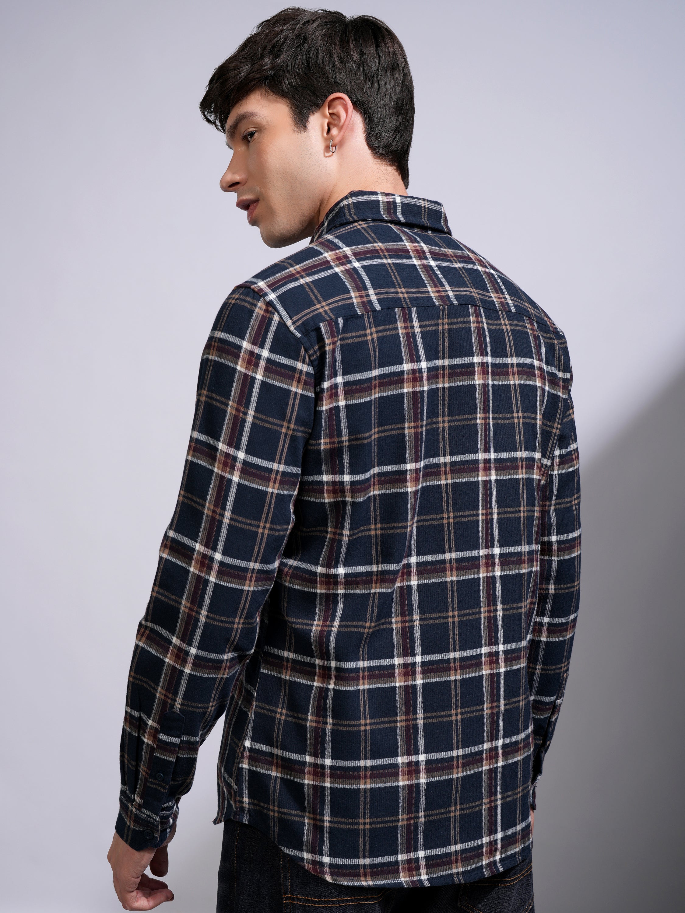 Highlander Men Navy Blue Checked Slim Fit Casual Shirt - Navy Blue - Image 3