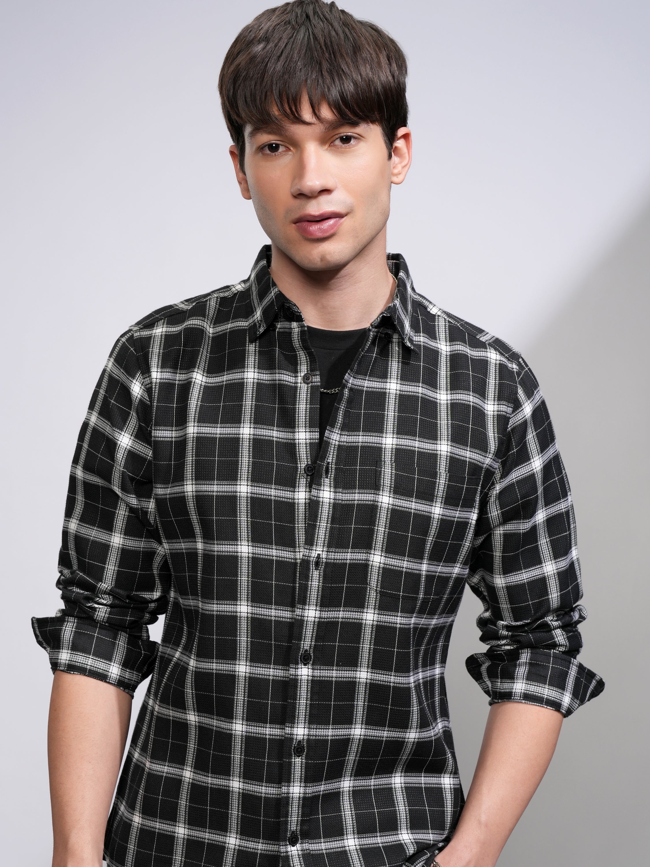 Highlander Men Black Checked Slim Fit Casual Shirt - Black - Image 1