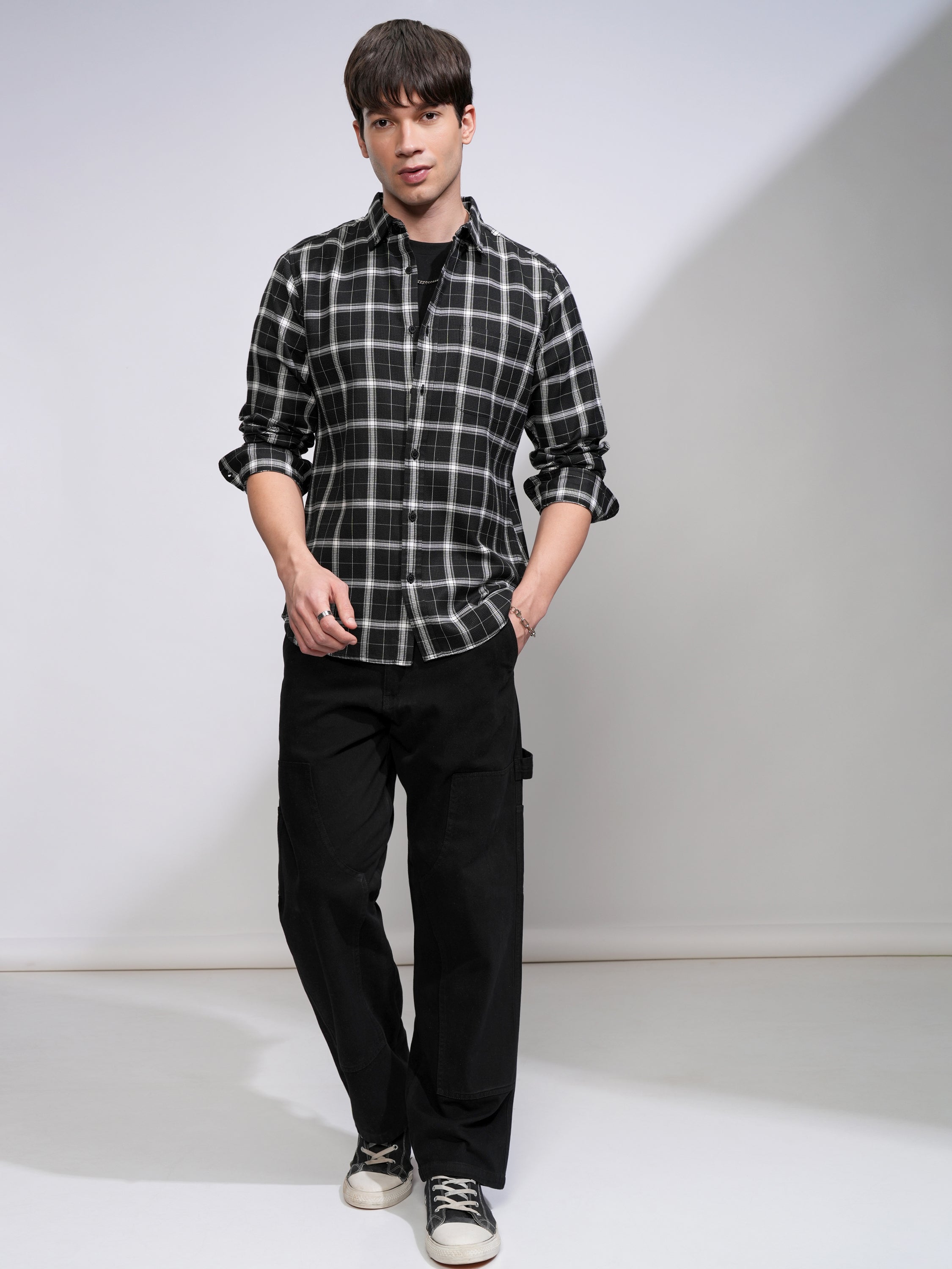 Highlander Men Black Checked Slim Fit Casual Shirt - Black - Image 2