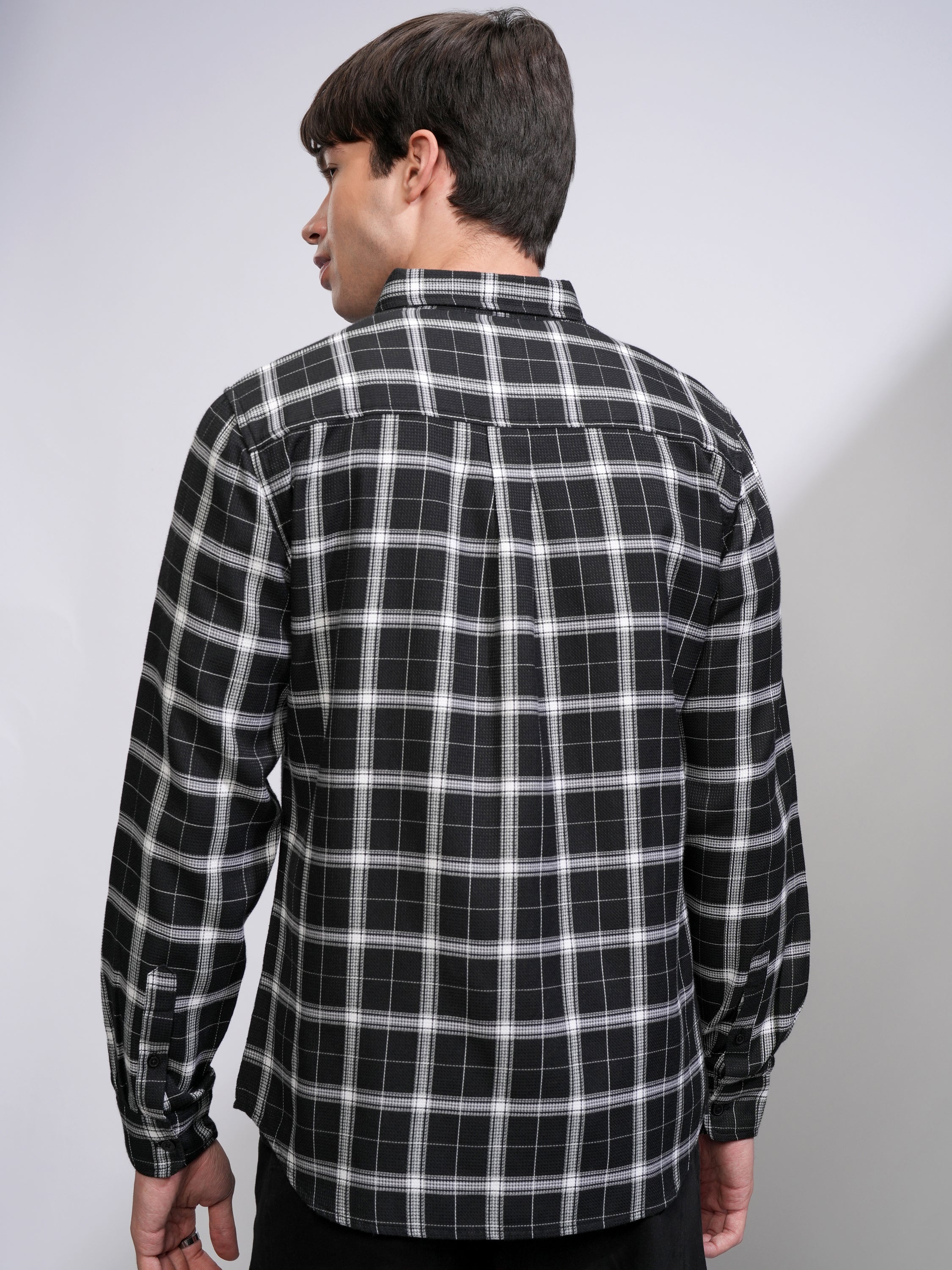 Highlander Men Black Checked Slim Fit Casual Shirt - Black - Image 3