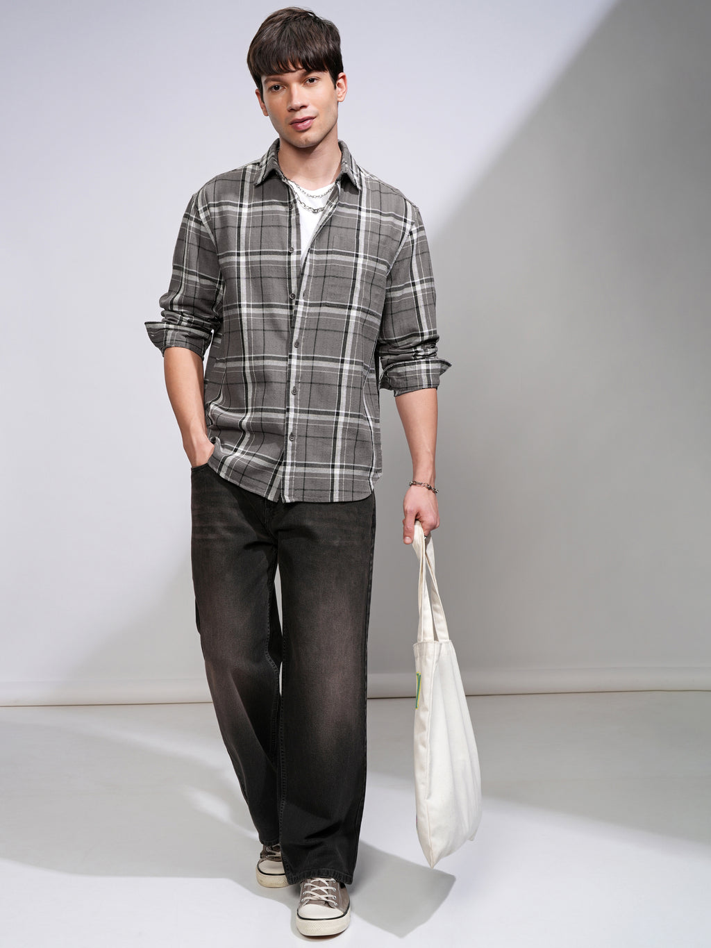 Highlander Men Grey Checked Relaxed Fit Casual Shirt - Grey - Image 2
