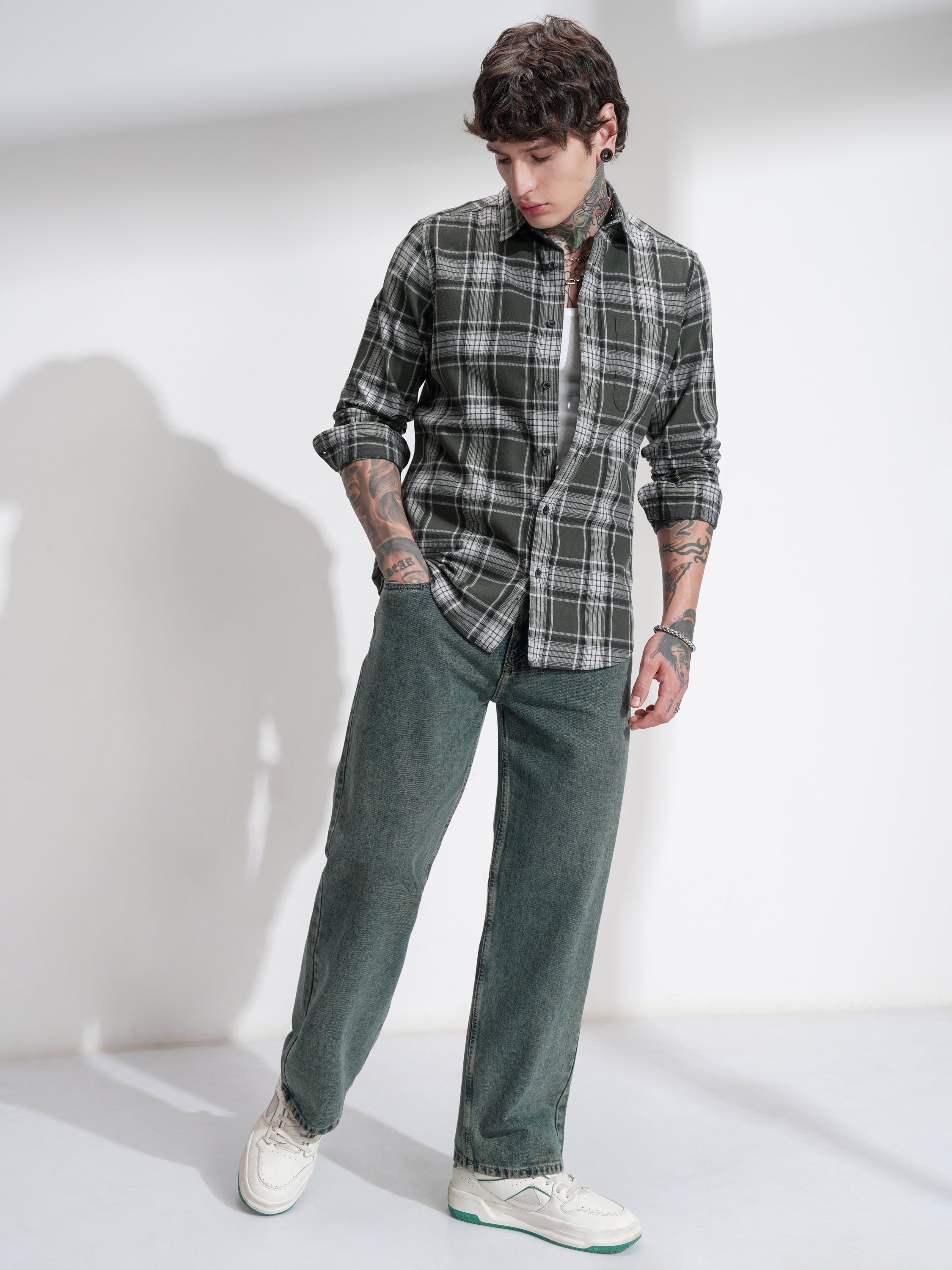 Highlander Men Green Checked Slim Fit Casual Shirt - Green - Image 2