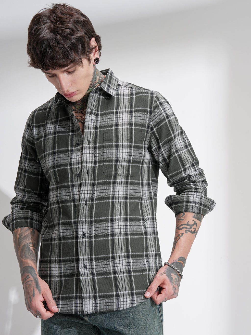 Highlander Men Green Checked Slim Fit Casual Shirt - Green - Image 4