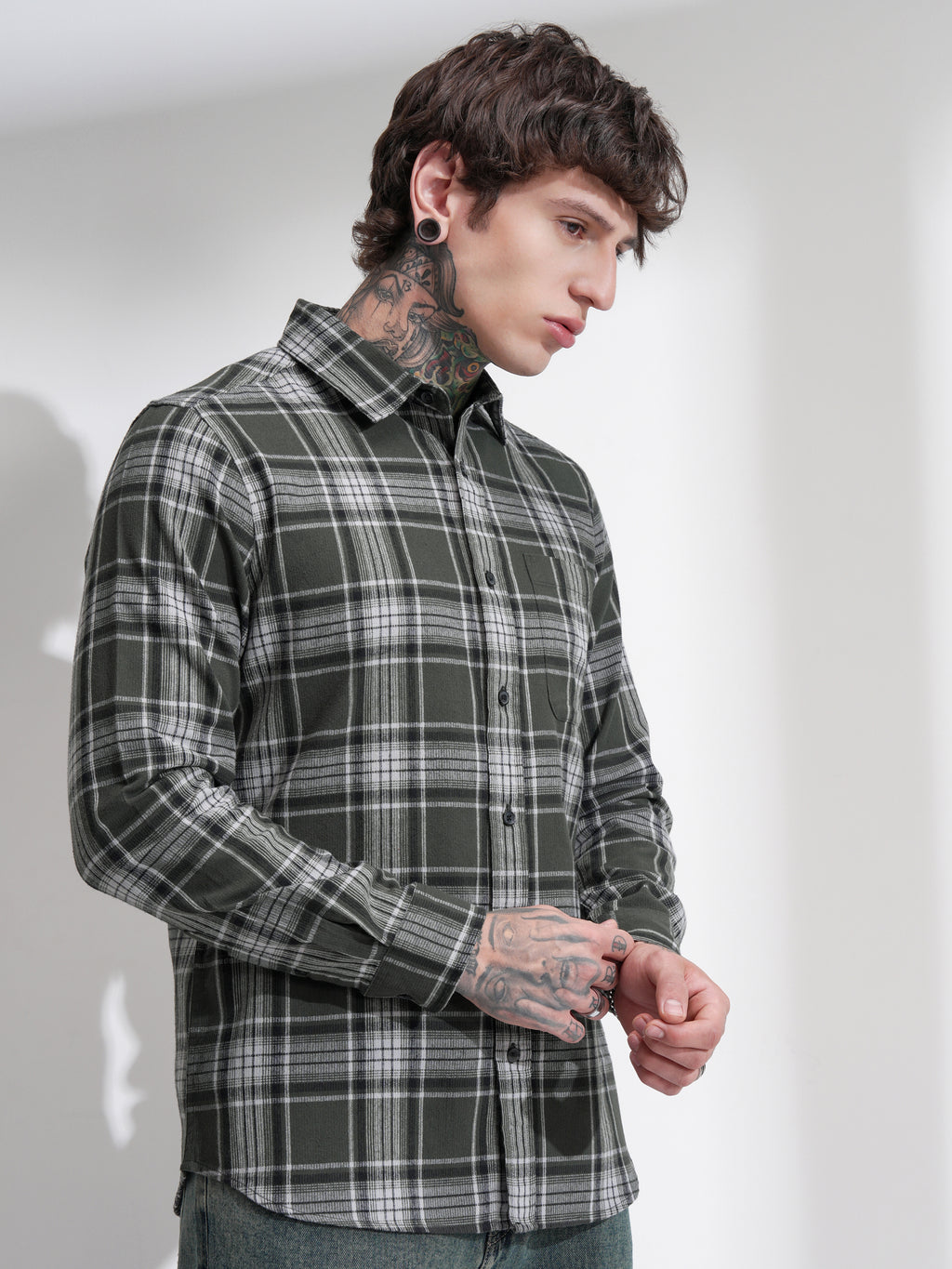 Highlander Men Green Checked Slim Fit Casual Shirt - Green - Image 6
