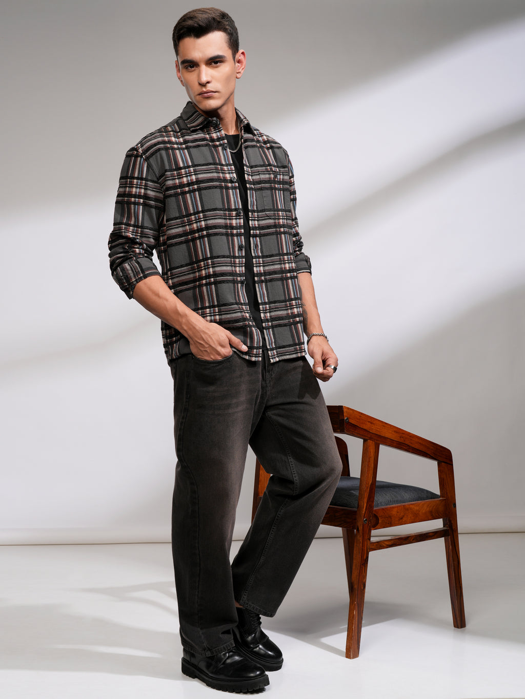 Highlander Men Grey Checked Relaxed Fit Casual Shirt - Grey - Image 2