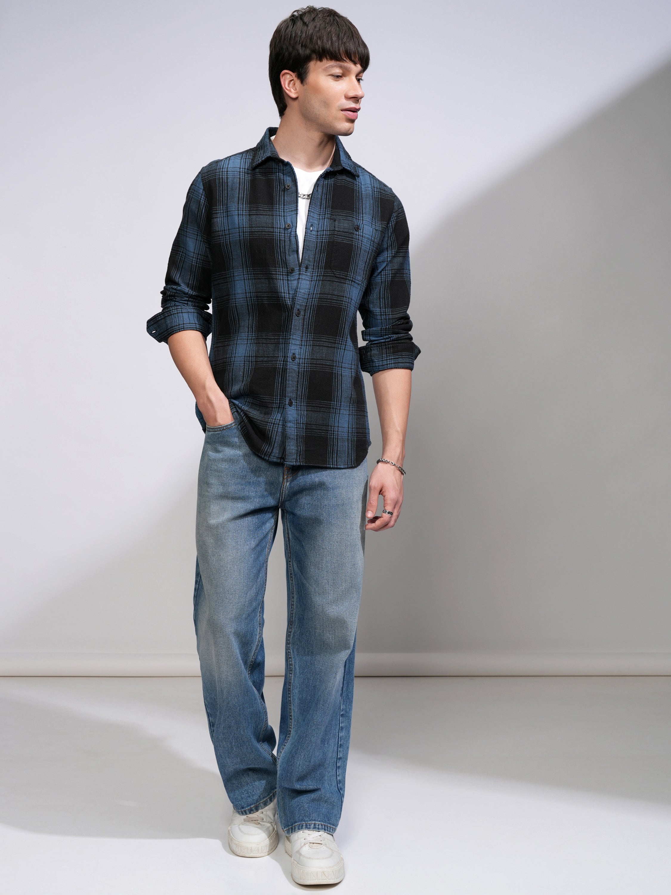 Highlander Men Black Checked Slim Fit Casual Shirt - Black - Image 2
