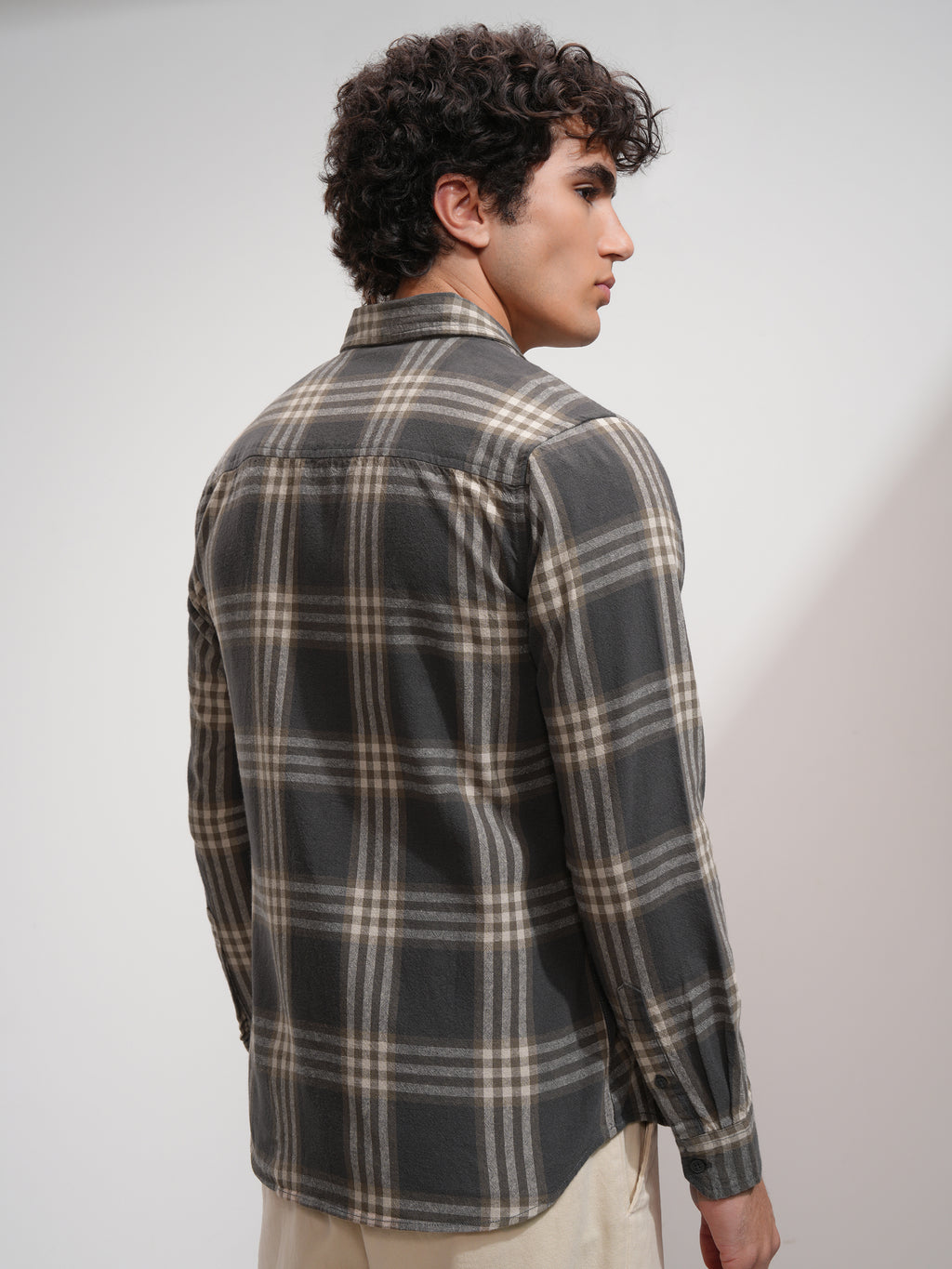Highlander Men Grey Checked Slim Fit Casual Shirt - Grey - Image 3