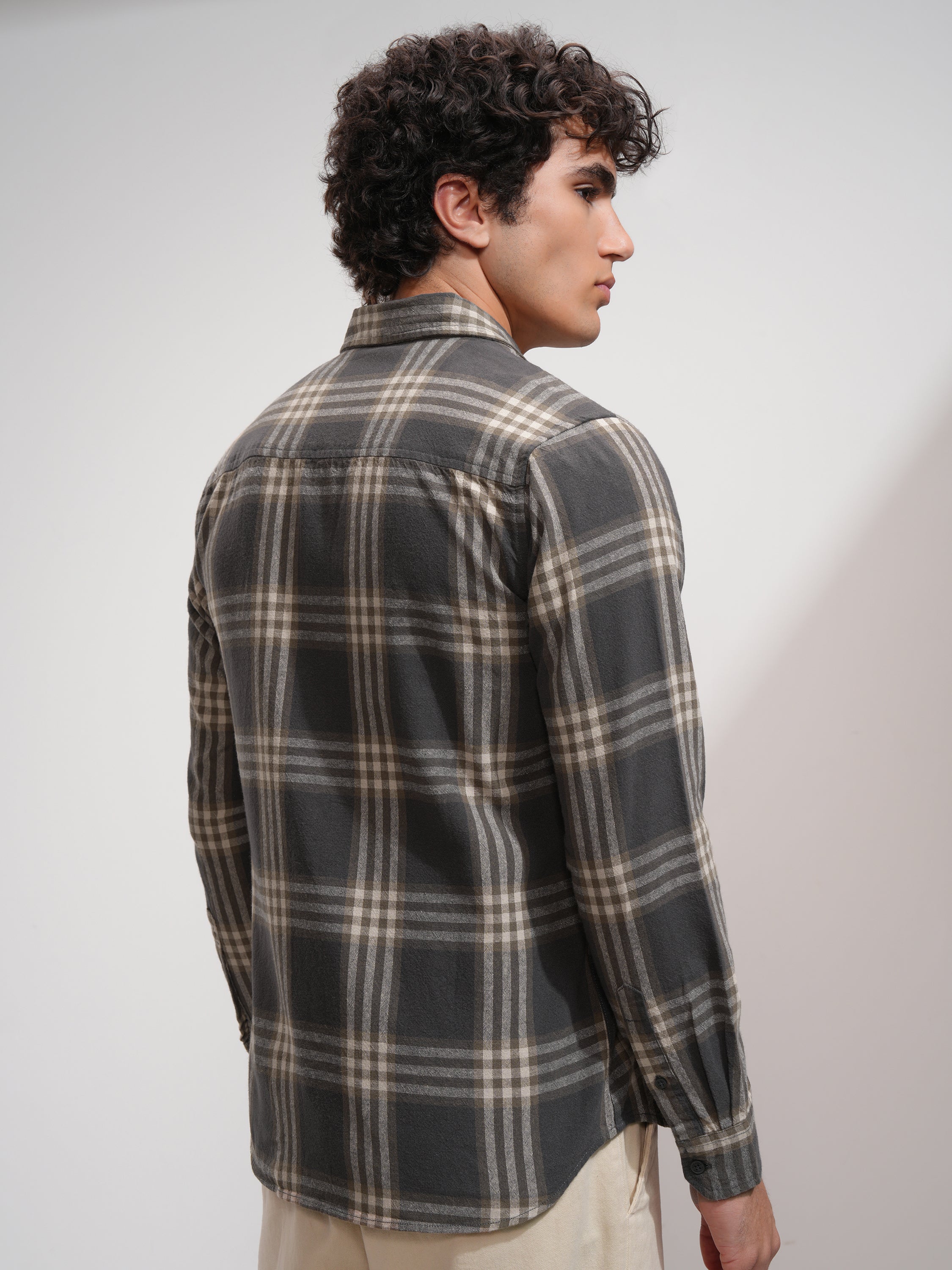 Highlander Men Grey Checked Slim Fit Casual Shirt - Grey - Image 3