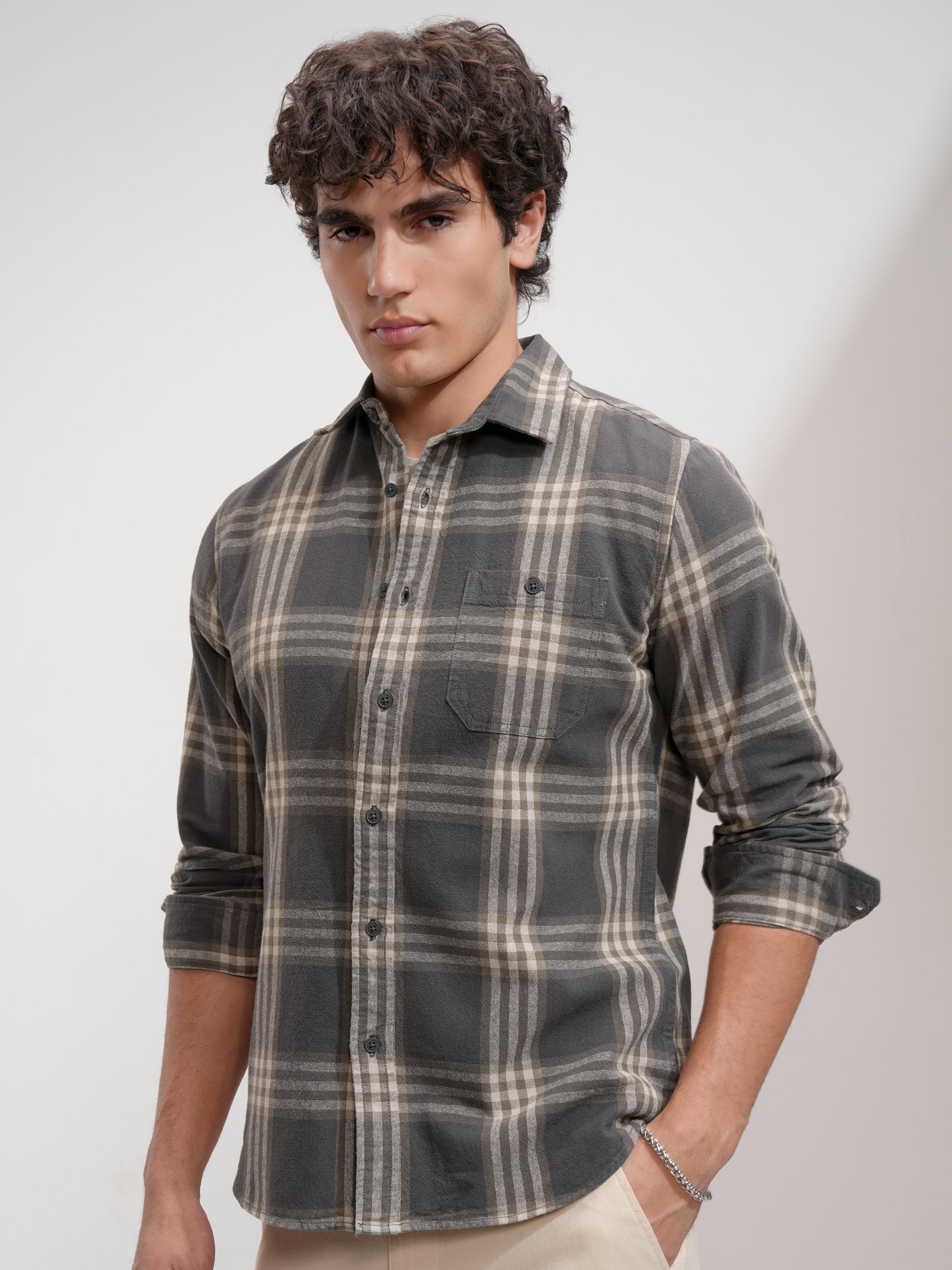 Highlander Men Grey Checked Slim Fit Casual Shirt - Grey - Image 4