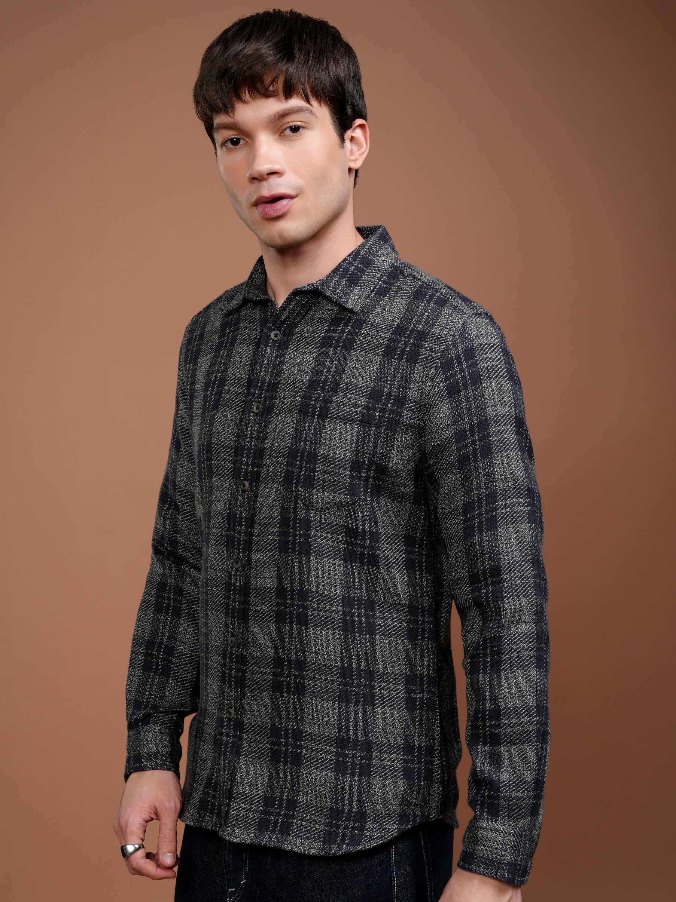 Highlander Men Grey Checked Slim Fit Casual Shirt - Grey - Image 4