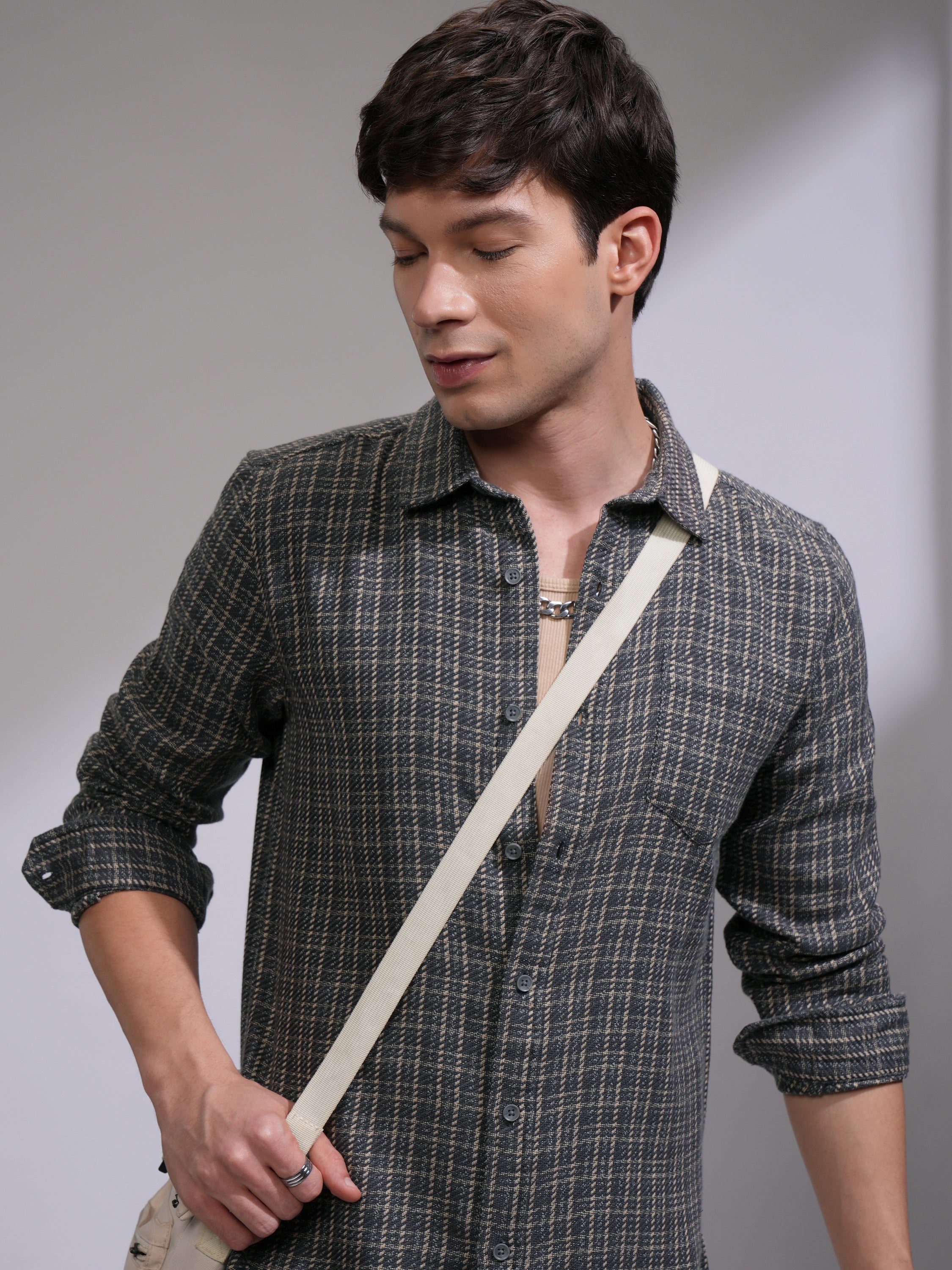 Highlander Men Grey Checked Slim Fit Casual Shirt - Grey - Image 1