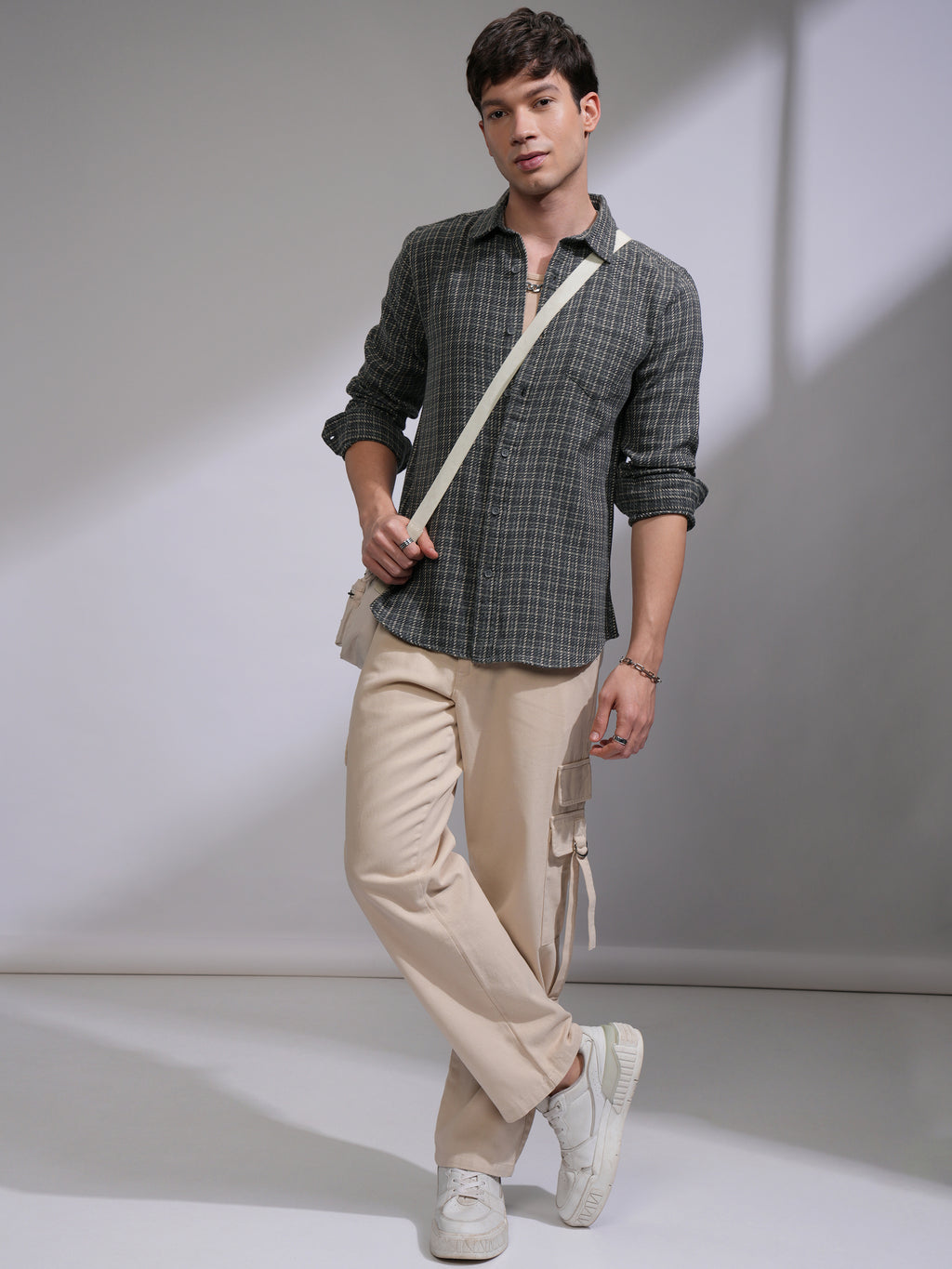 Highlander Men Grey Checked Slim Fit Casual Shirt - Grey - Image 2