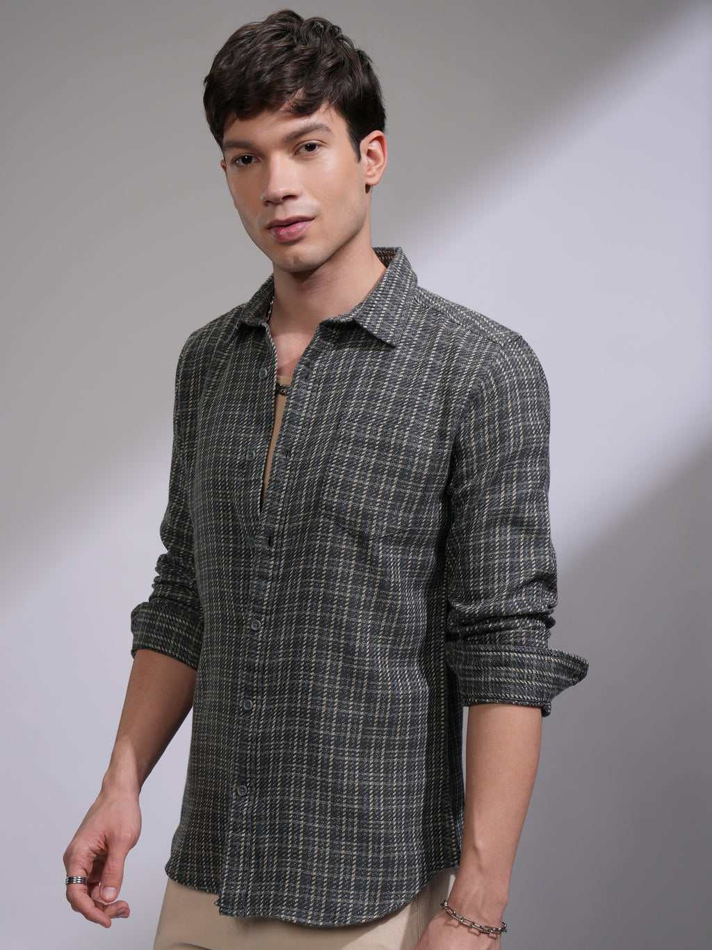Highlander Men Grey Checked Slim Fit Casual Shirt - Grey - Image 4