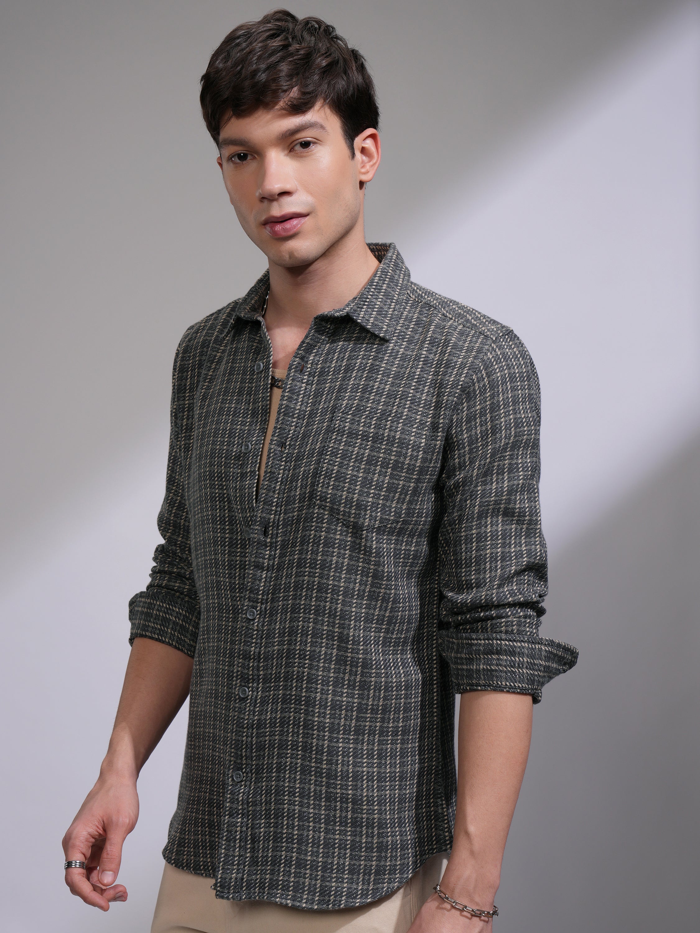 Highlander Men Grey Checked Slim Fit Casual Shirt - Grey - Image 4