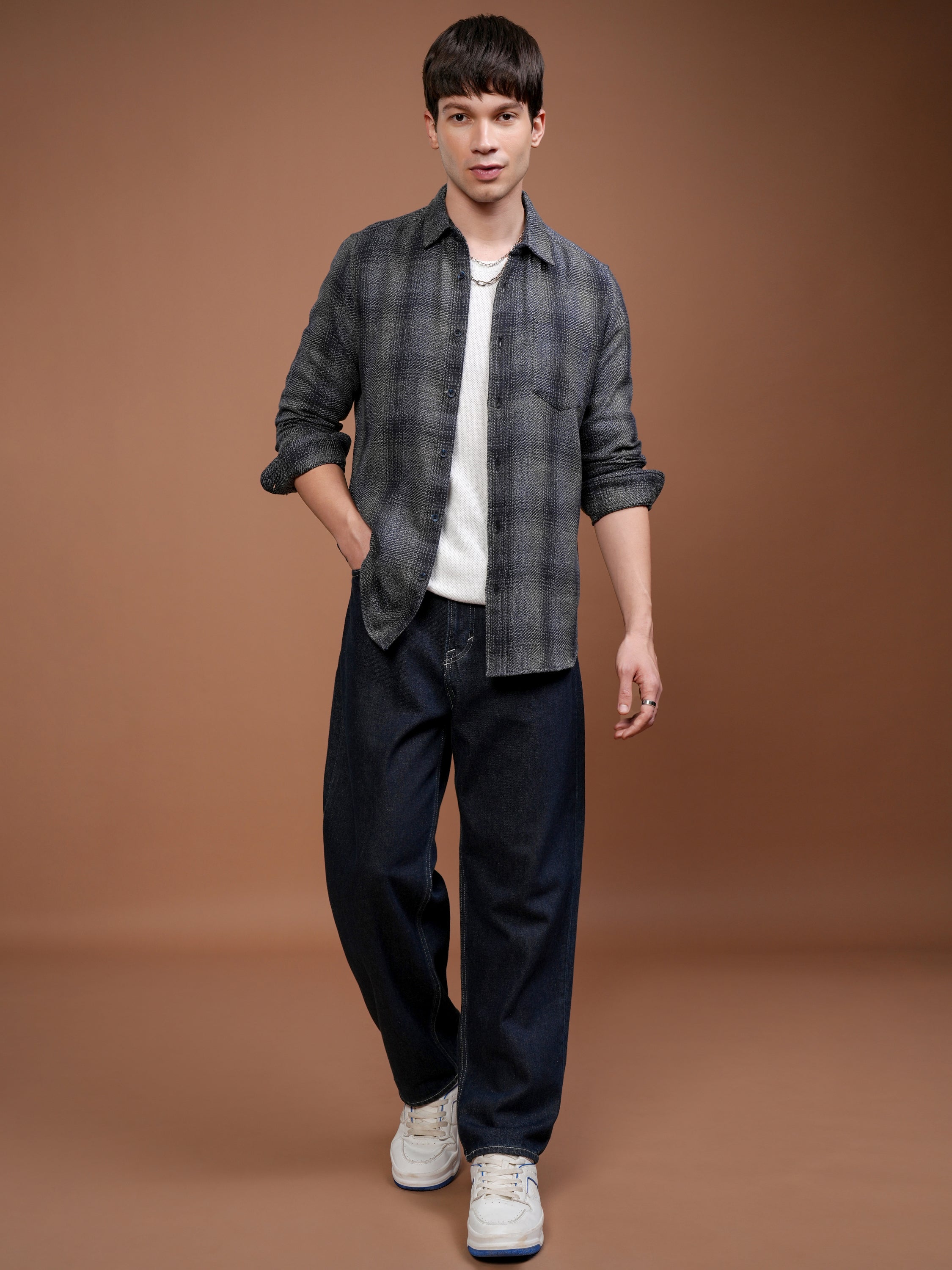 Highlander Men Grey Checked Slim Fit Casual Shirt - Grey - Image 2
