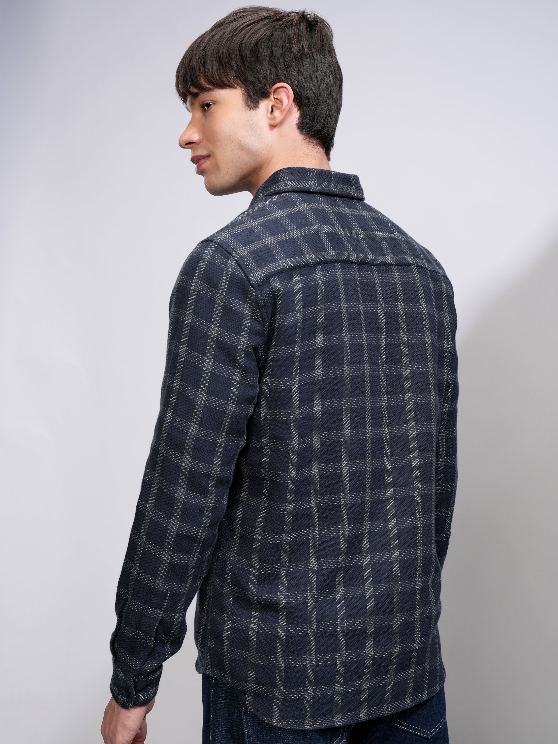 Highlander Men Navy Blue Checked Slim Fit Casual Shirt - Navy Blue - Image 3