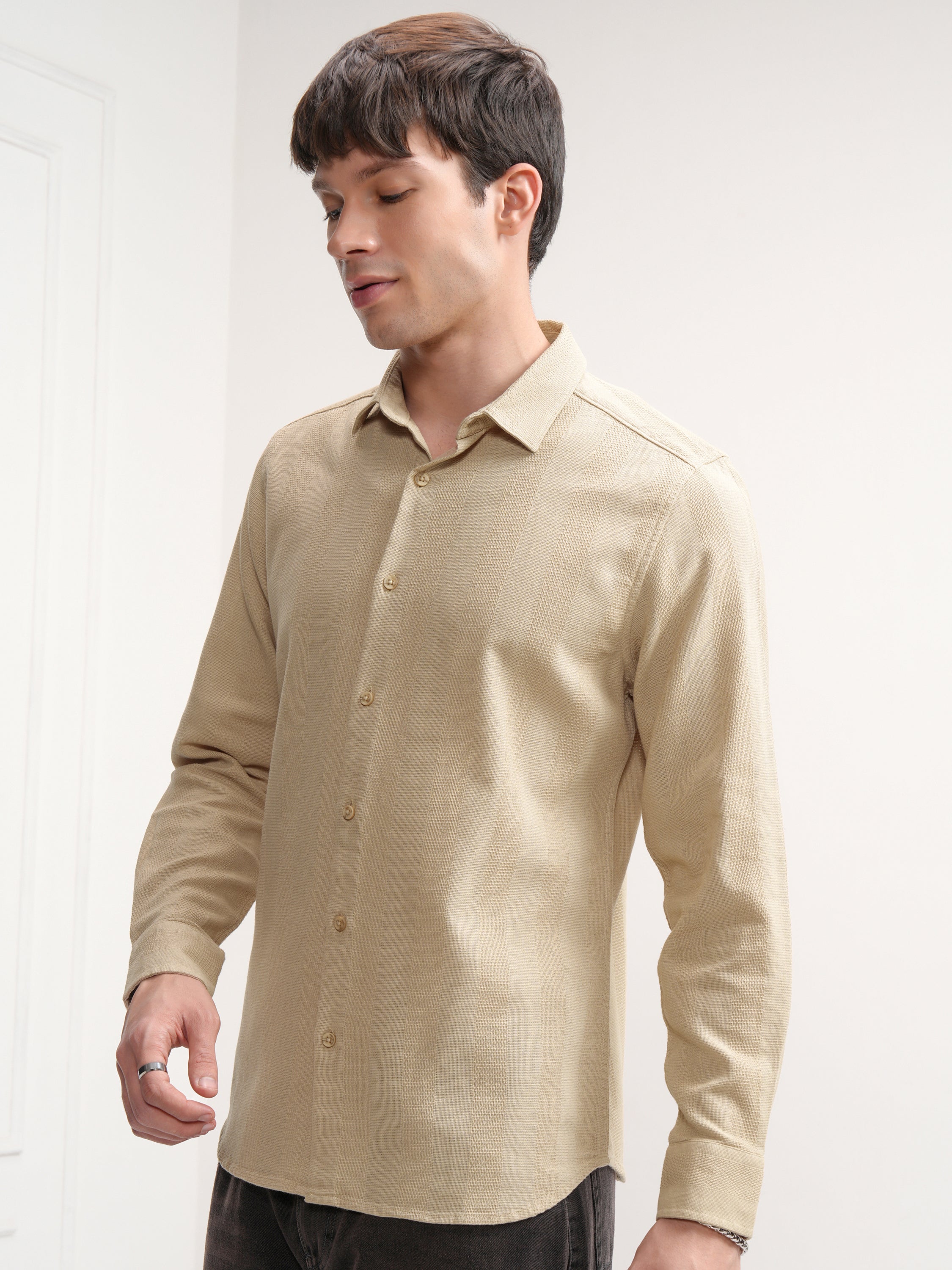 Highlander Men Beige Solid Slim Fit Casual Shirt - Beige - Image 4