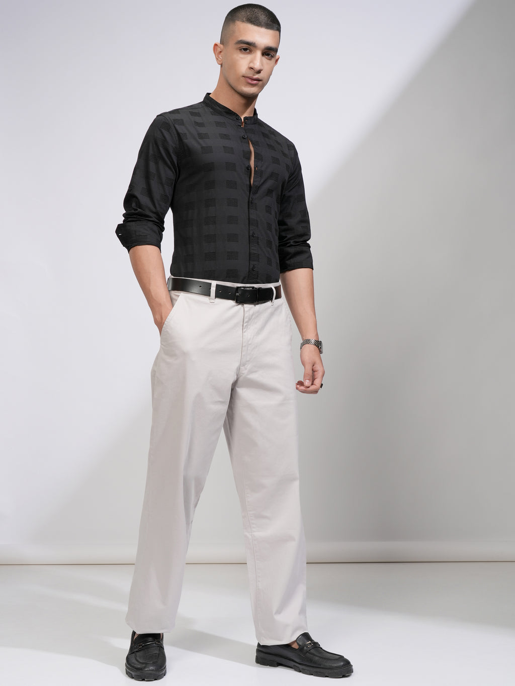 Highlander Men Black Textured Slim Fit Casual Shirt - Black - Image 2