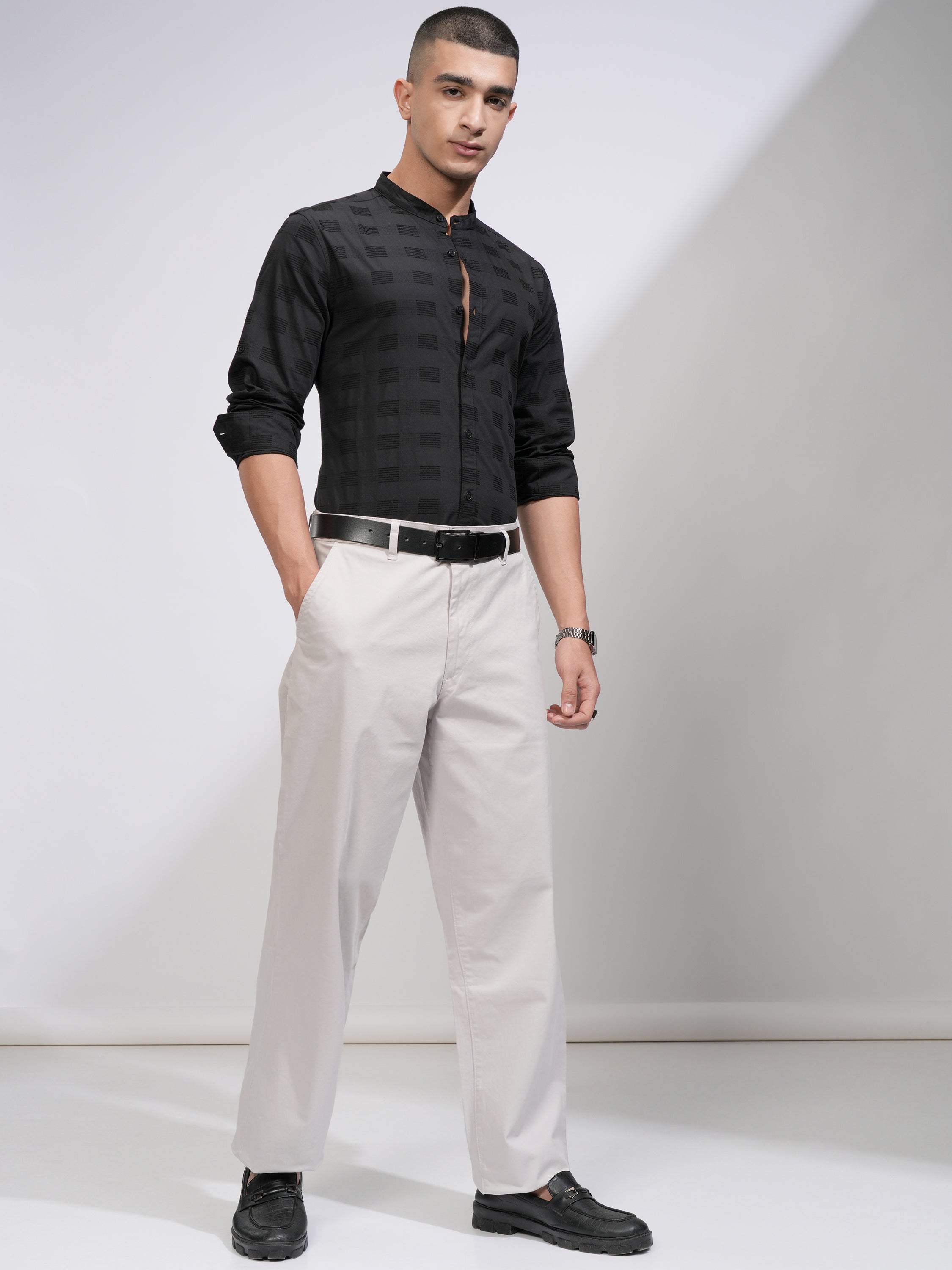 Highlander Men Black Textured Slim Fit Casual Shirt - Black - Image 2