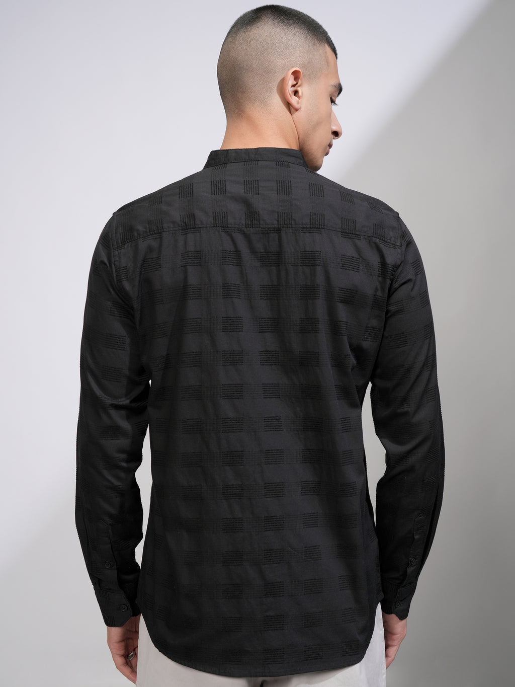 Highlander Men Black Textured Slim Fit Casual Shirt - Black - Image 3