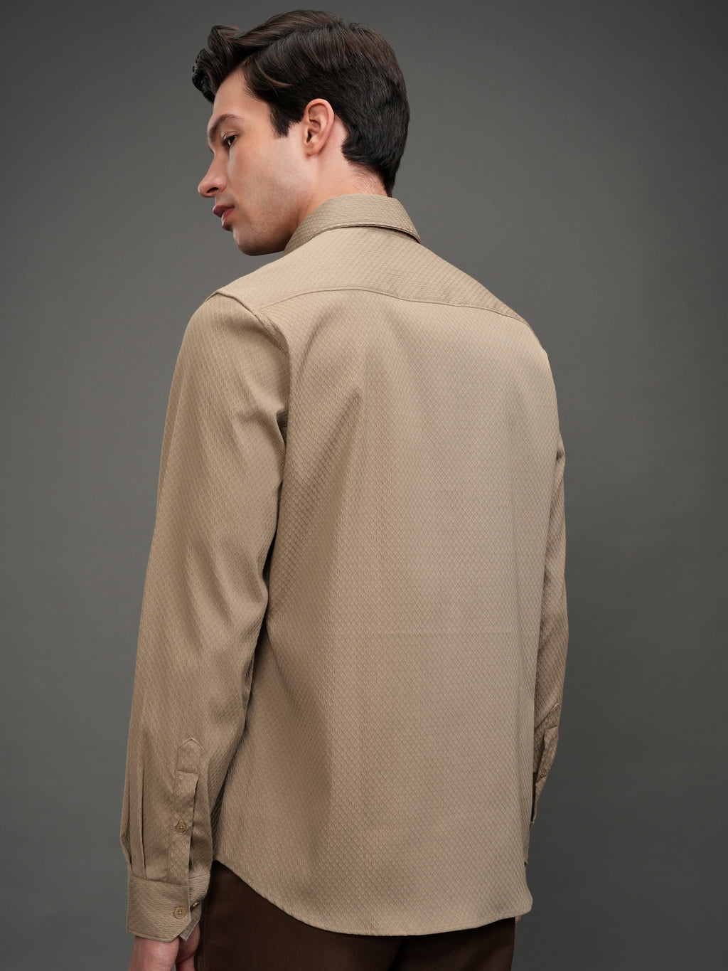 Highlander Men Beige Textured Slim Fit Casual Shirt - Beige - Image 3