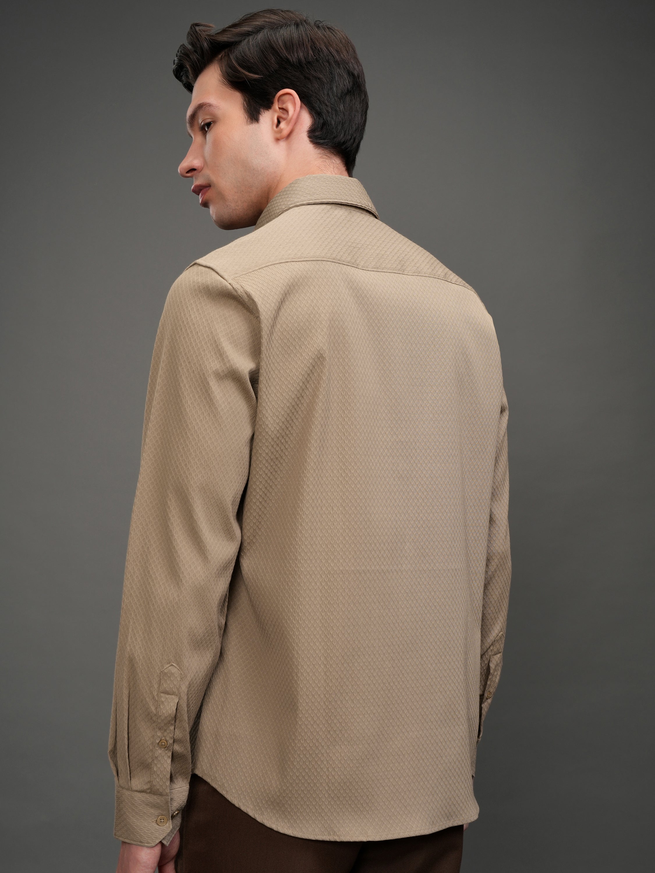 Highlander Men Beige Textured Slim Fit Casual Shirt - Beige - Image 3