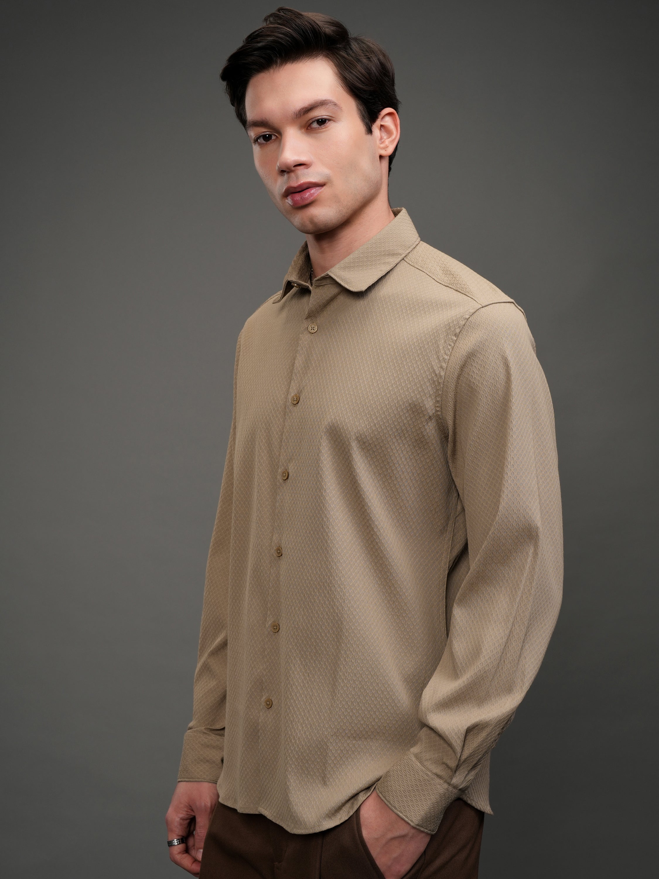 Highlander Men Beige Textured Slim Fit Casual Shirt - Beige - Image 4