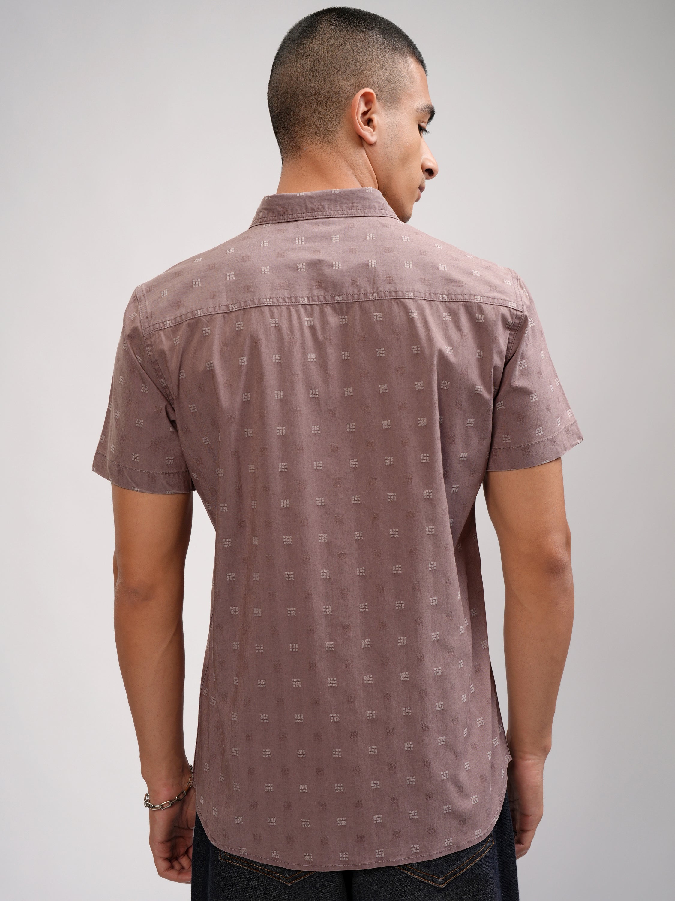 Highlander Men Maroon Solid Slim Fit Casual Shirt - Maroon - Image 3