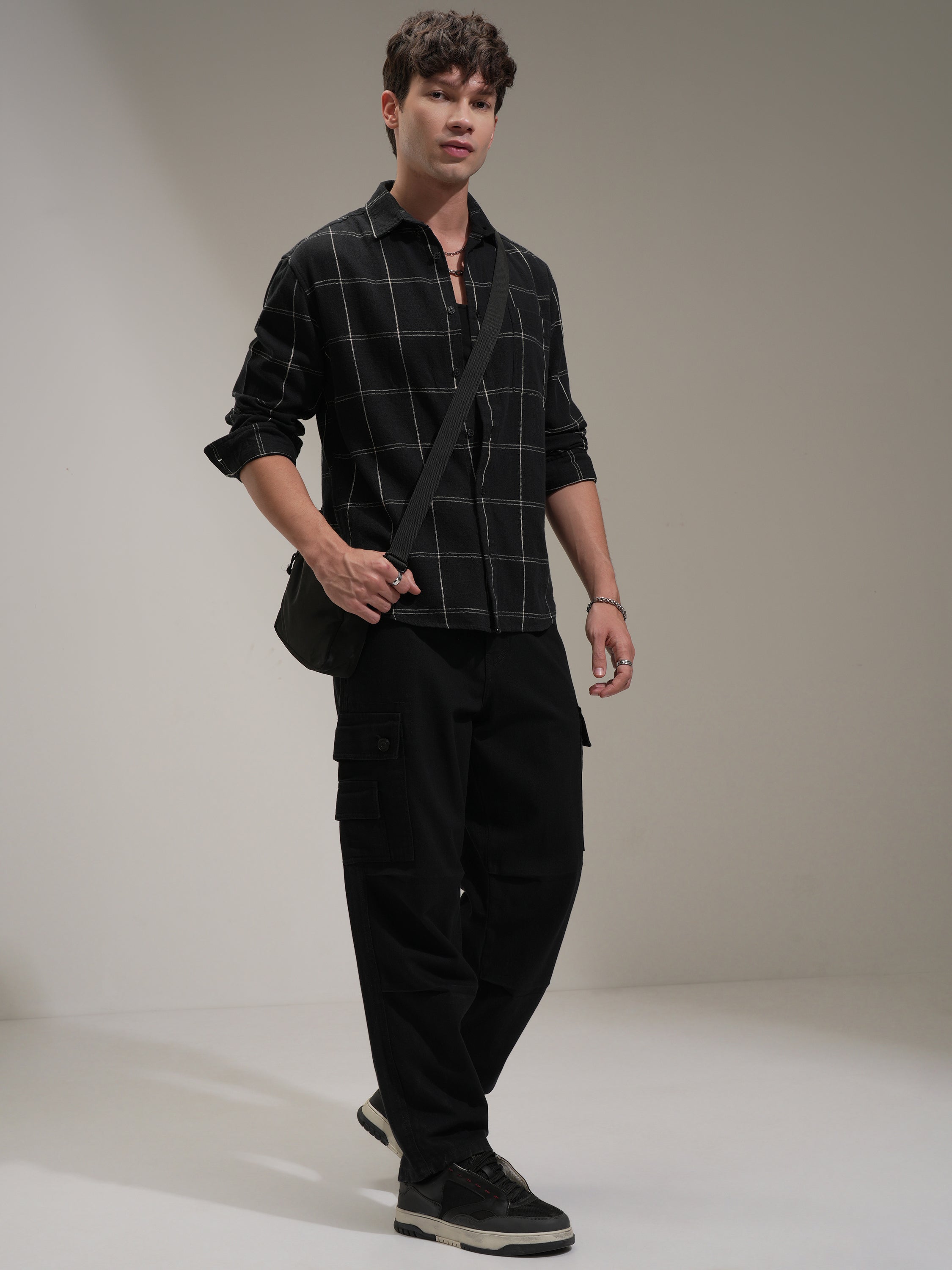 Highlander Men Black Checked Relaxed Fit Casual Shirt - Black - Image 2