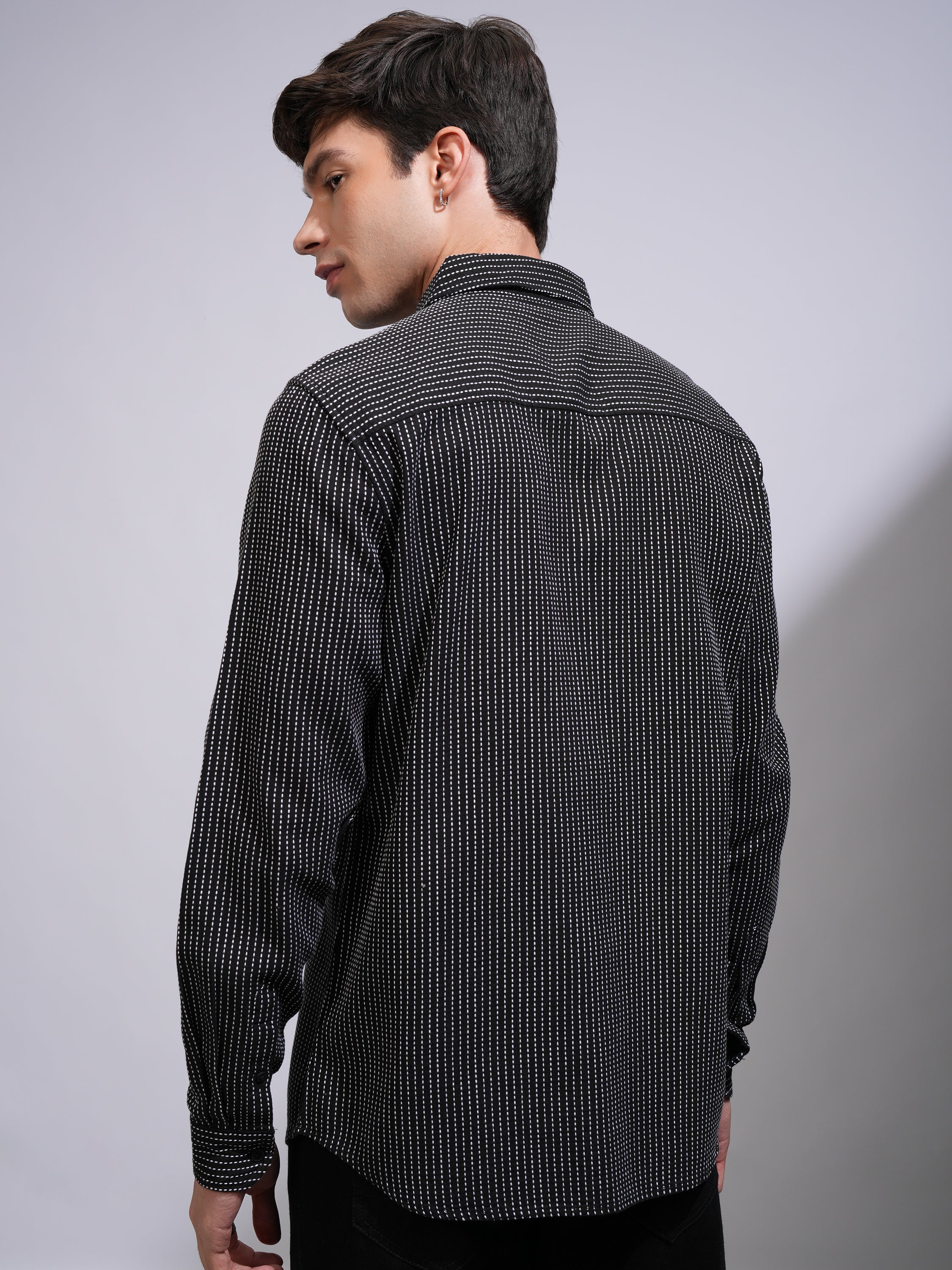 Highlander Men Black Textured Slim Fit Casual Shirt - Black - Image 3