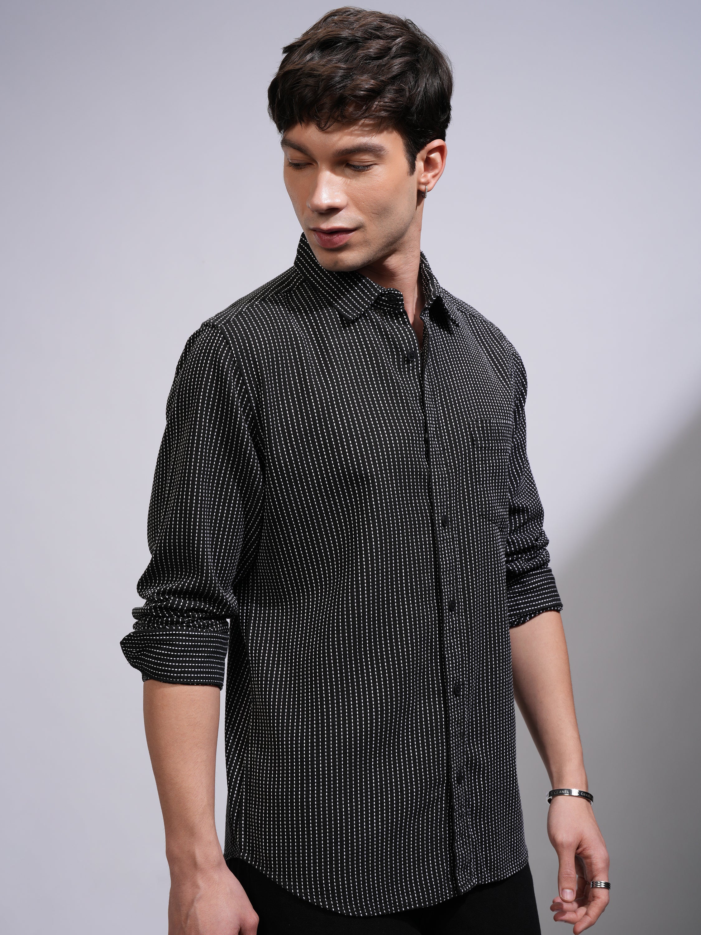 Highlander Men Black Textured Slim Fit Casual Shirt - Black - Image 6