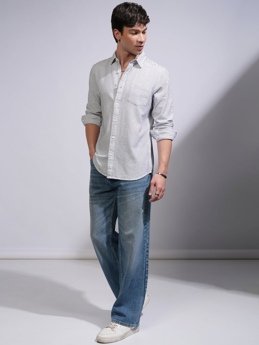 Highlander Men White Textured Slim Fit Casual Shirt - White - Image 2