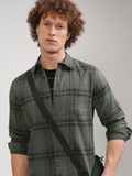 Highlander Men Green Checked Slim Fit Casual Shirt - Green - Image 1