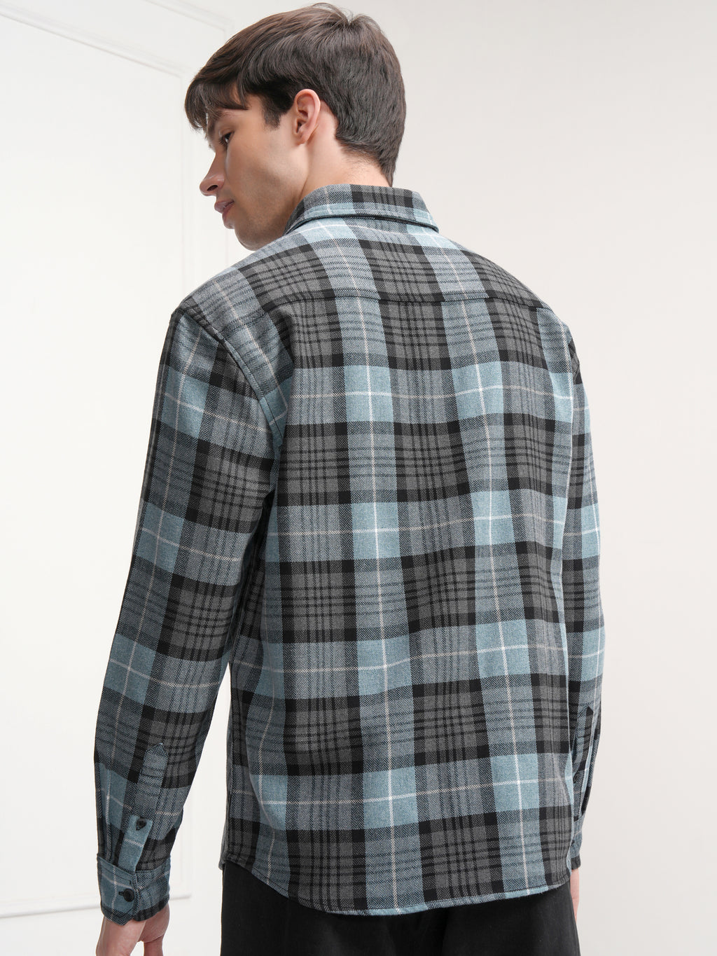 Highlander Men Blue Checked Relaxed Fit Casual Shirt - Blue - Image 3