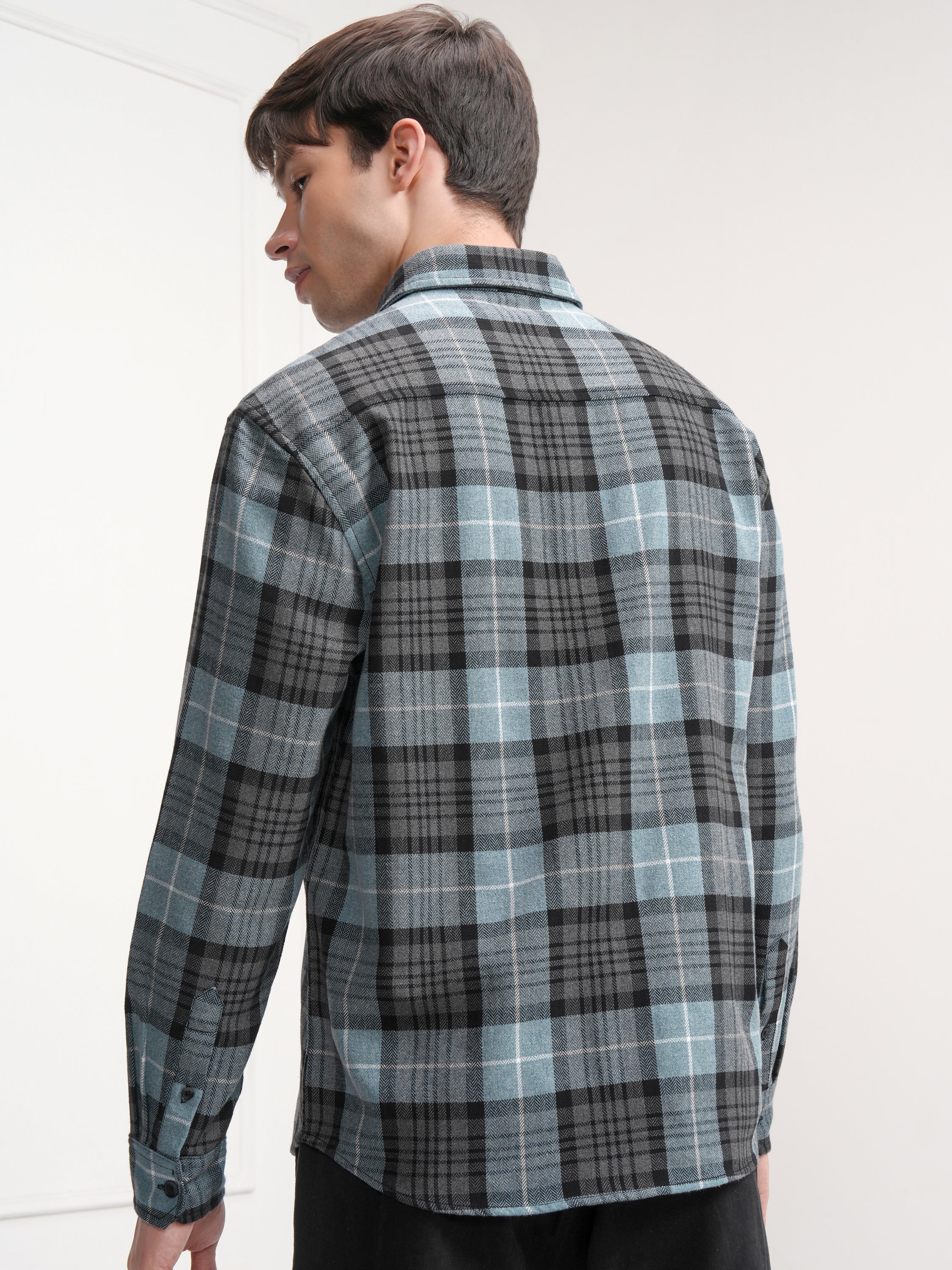 Highlander Men Blue Checked Relaxed Fit Casual Shirt - Blue - Image 3