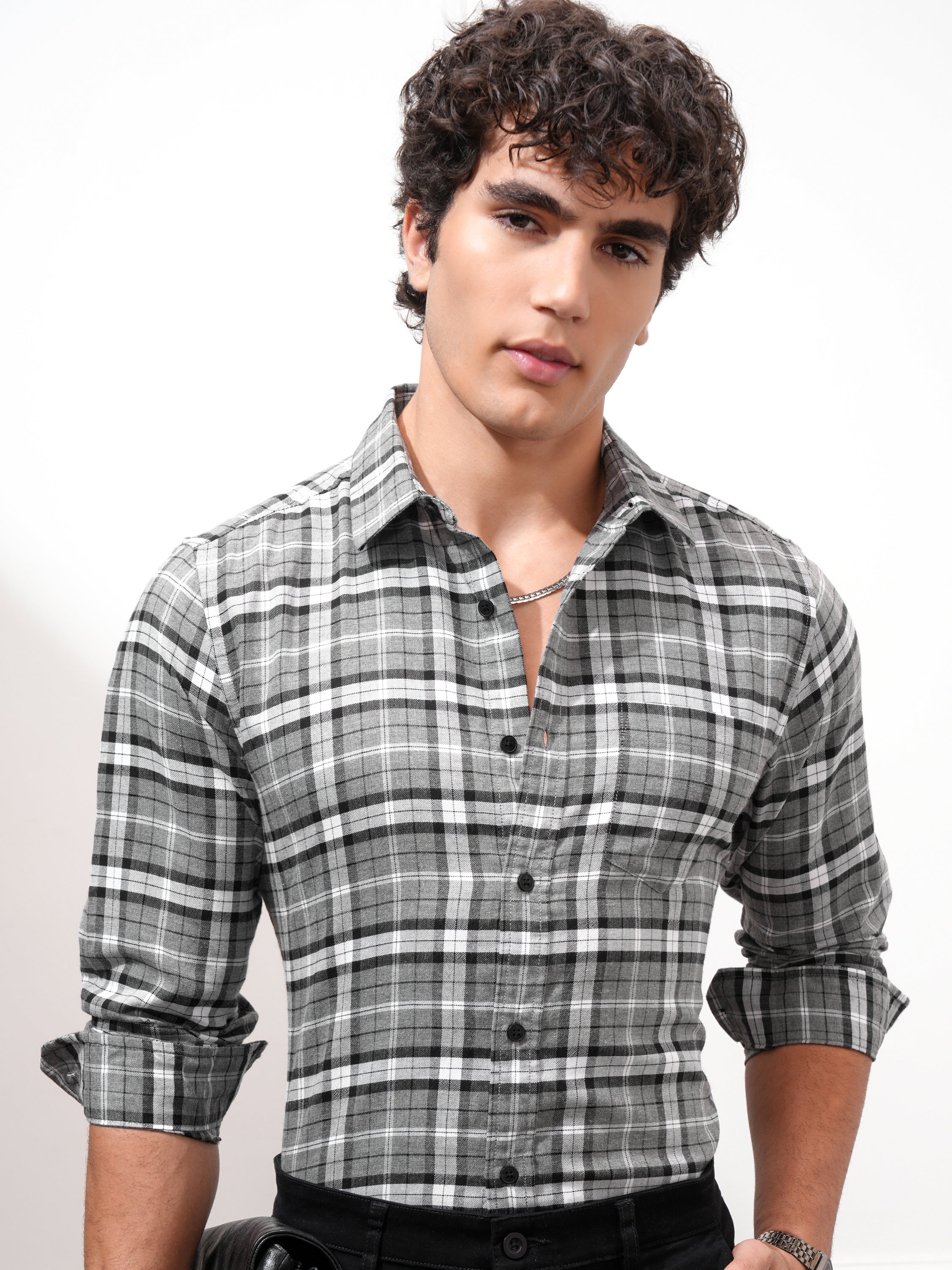 Highlander Men Grey Checked Slim Fit Casual Shirt - Grey - Image 1