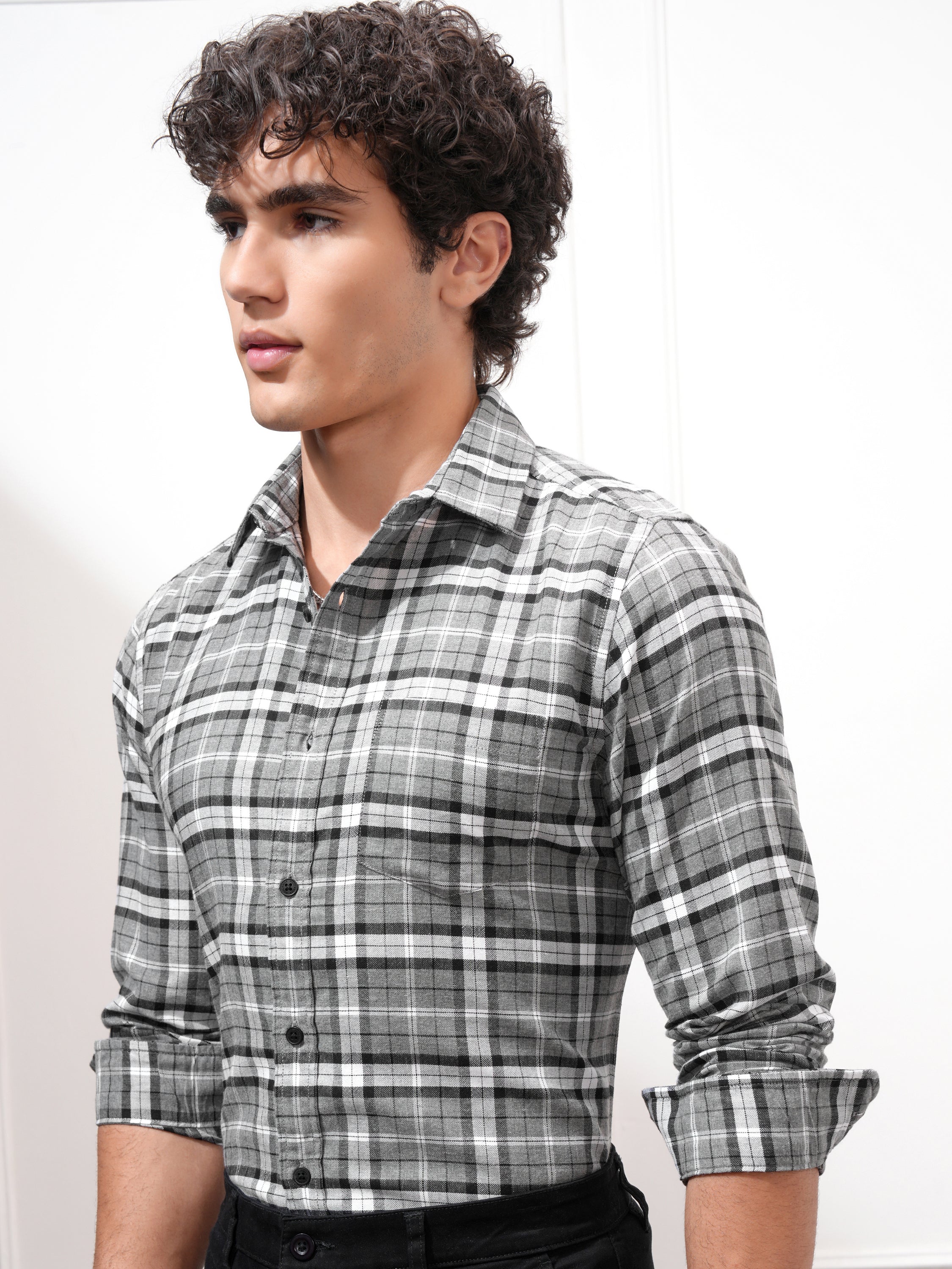 Highlander Men Grey Checked Slim Fit Casual Shirt - Grey - Image 4