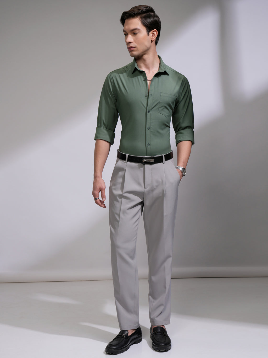 Highlander Men Green Solid Slim Fit Casual Shirt - Green - Image 2