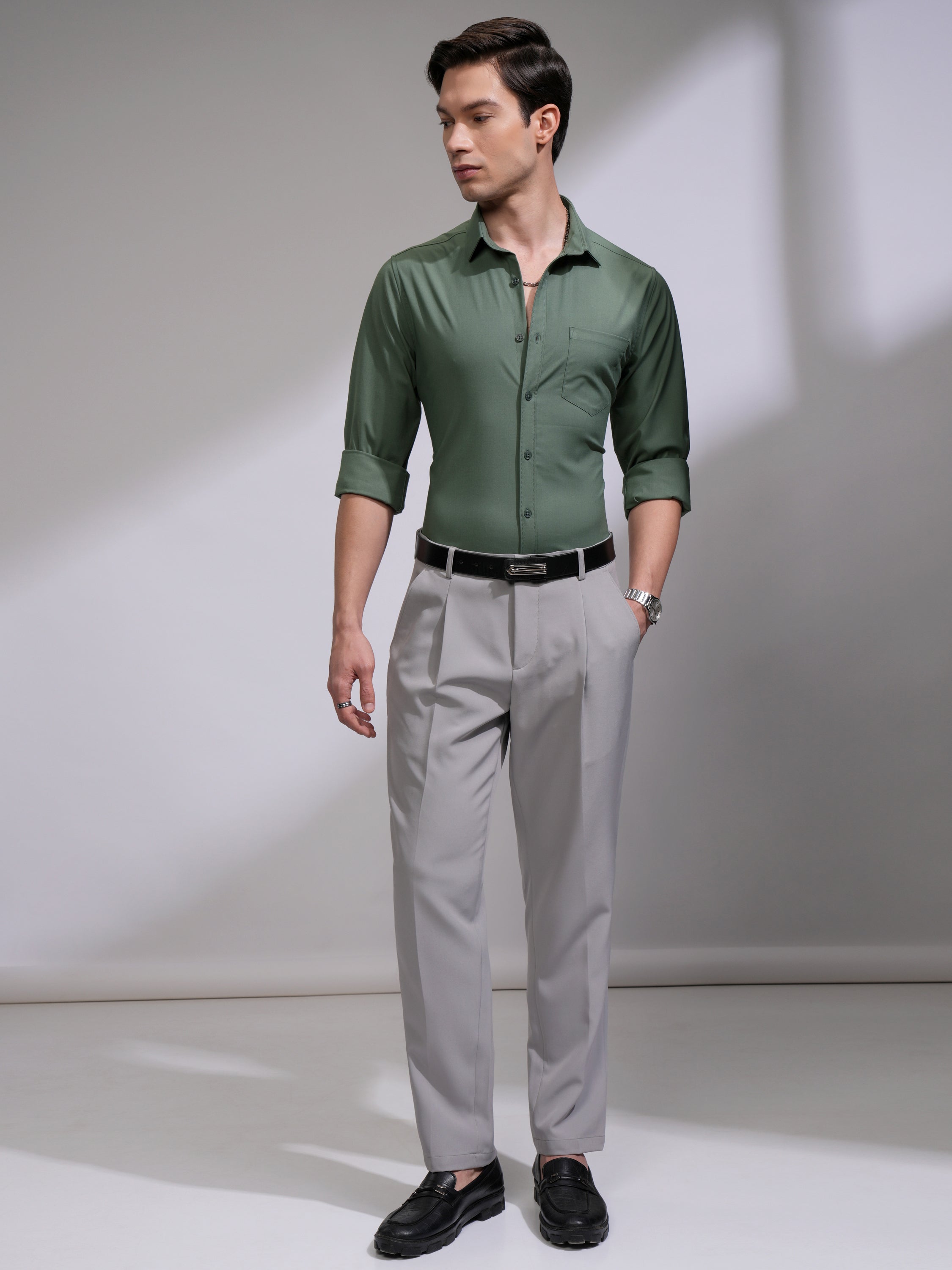 Highlander Men Green Solid Slim Fit Casual Shirt - Green - Image 2