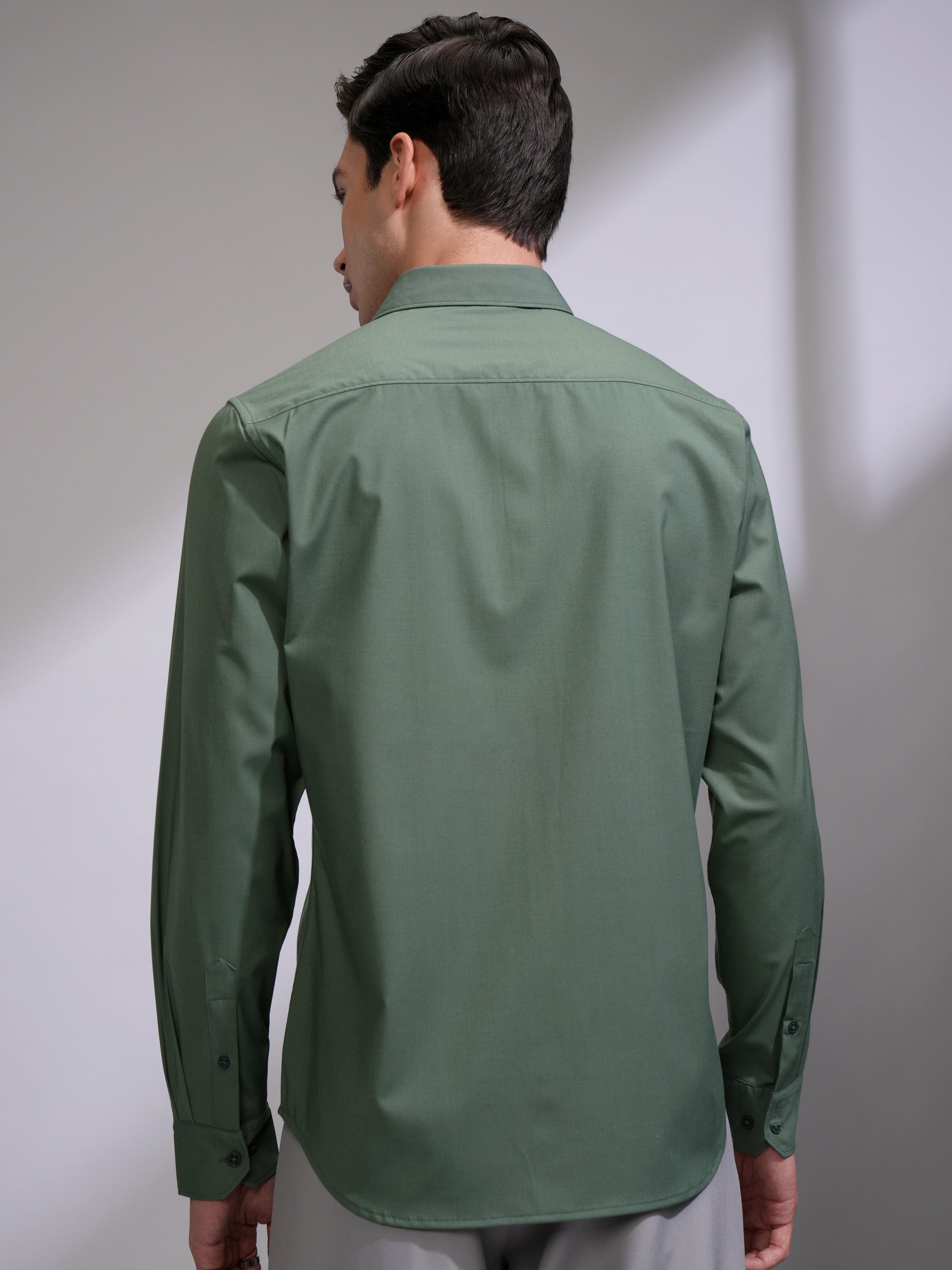 Highlander Men Green Solid Slim Fit Casual Shirt - Green - Image 3
