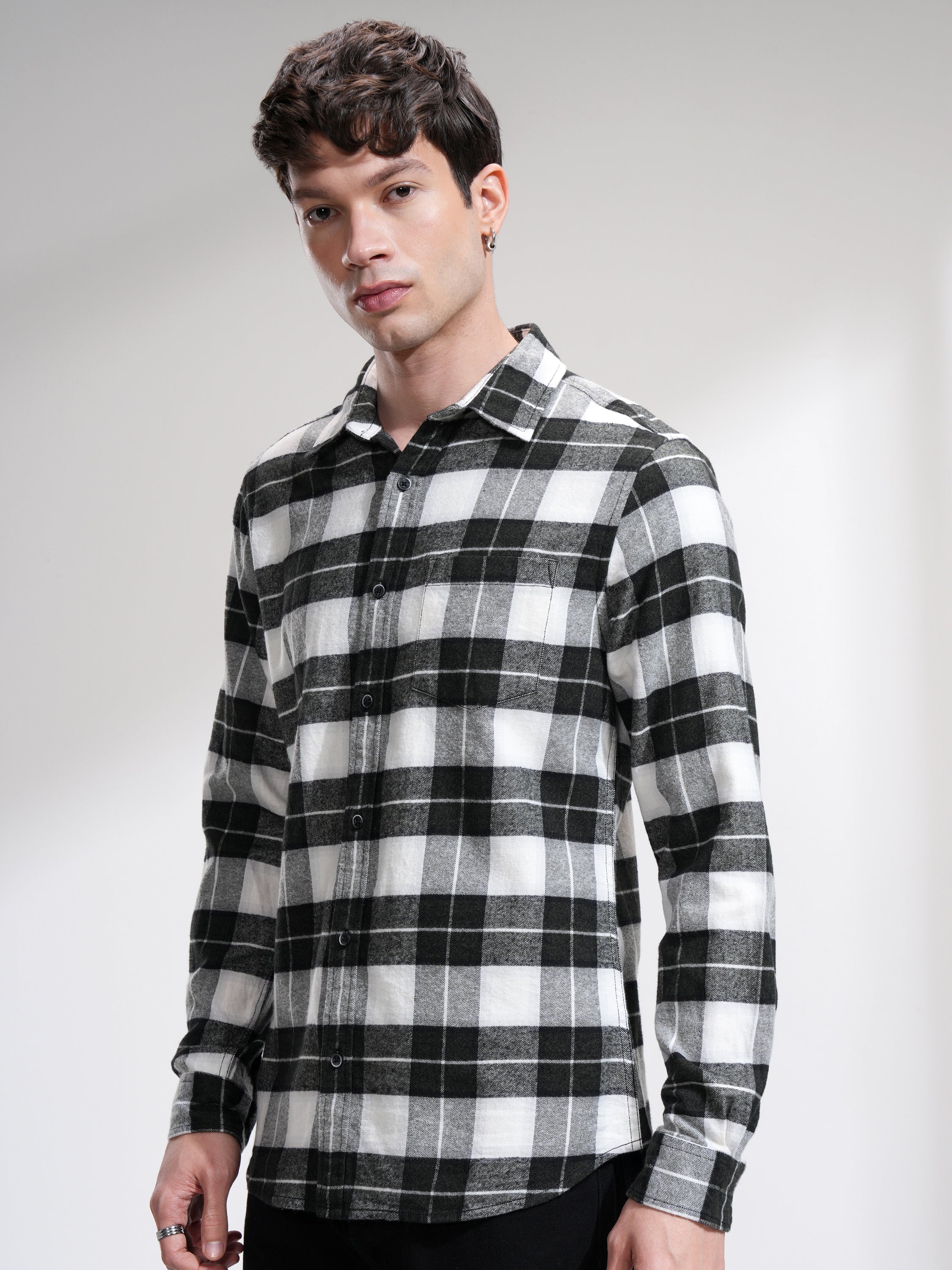 Highlander Men Off White Checked Slim Fit Casual Shirt - Off White - Image 4