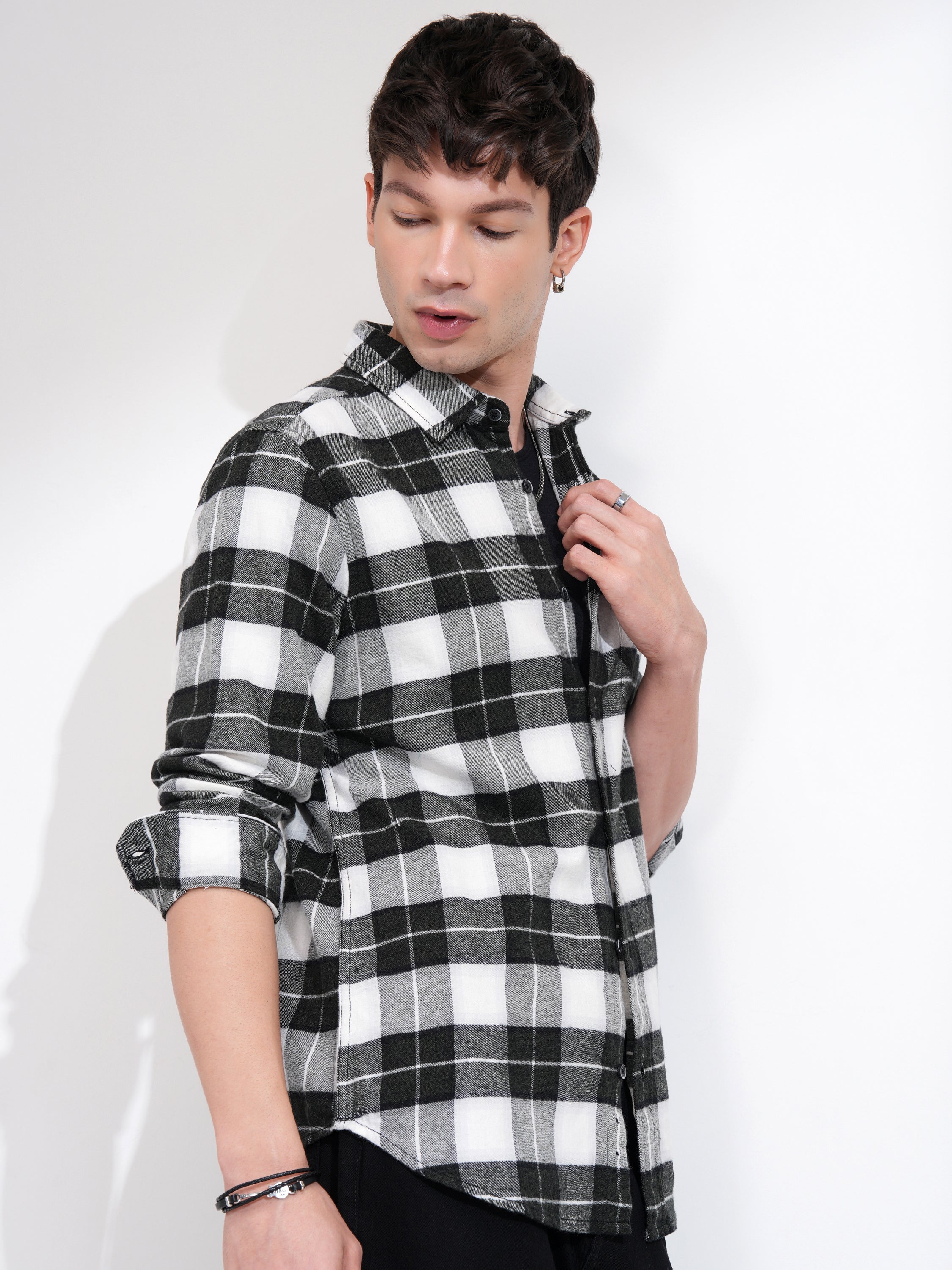 Highlander Men Off White Checked Slim Fit Casual Shirt - Off White - Image 6