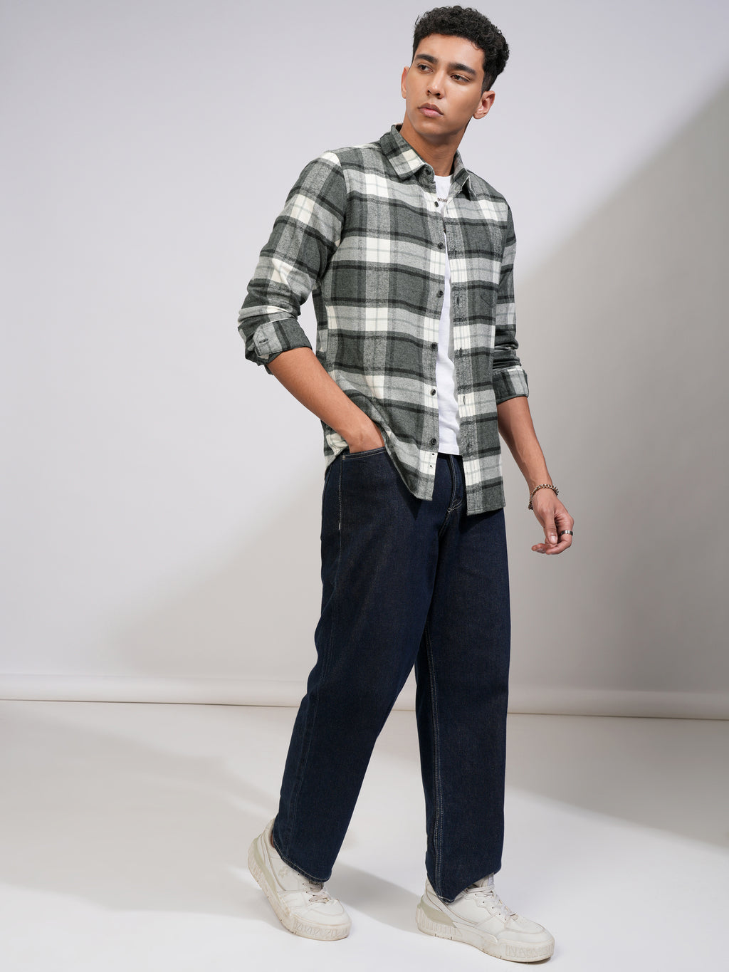 Highlander Men Off White Checked Slim Fit Casual Shirt - Off White - Image 2
