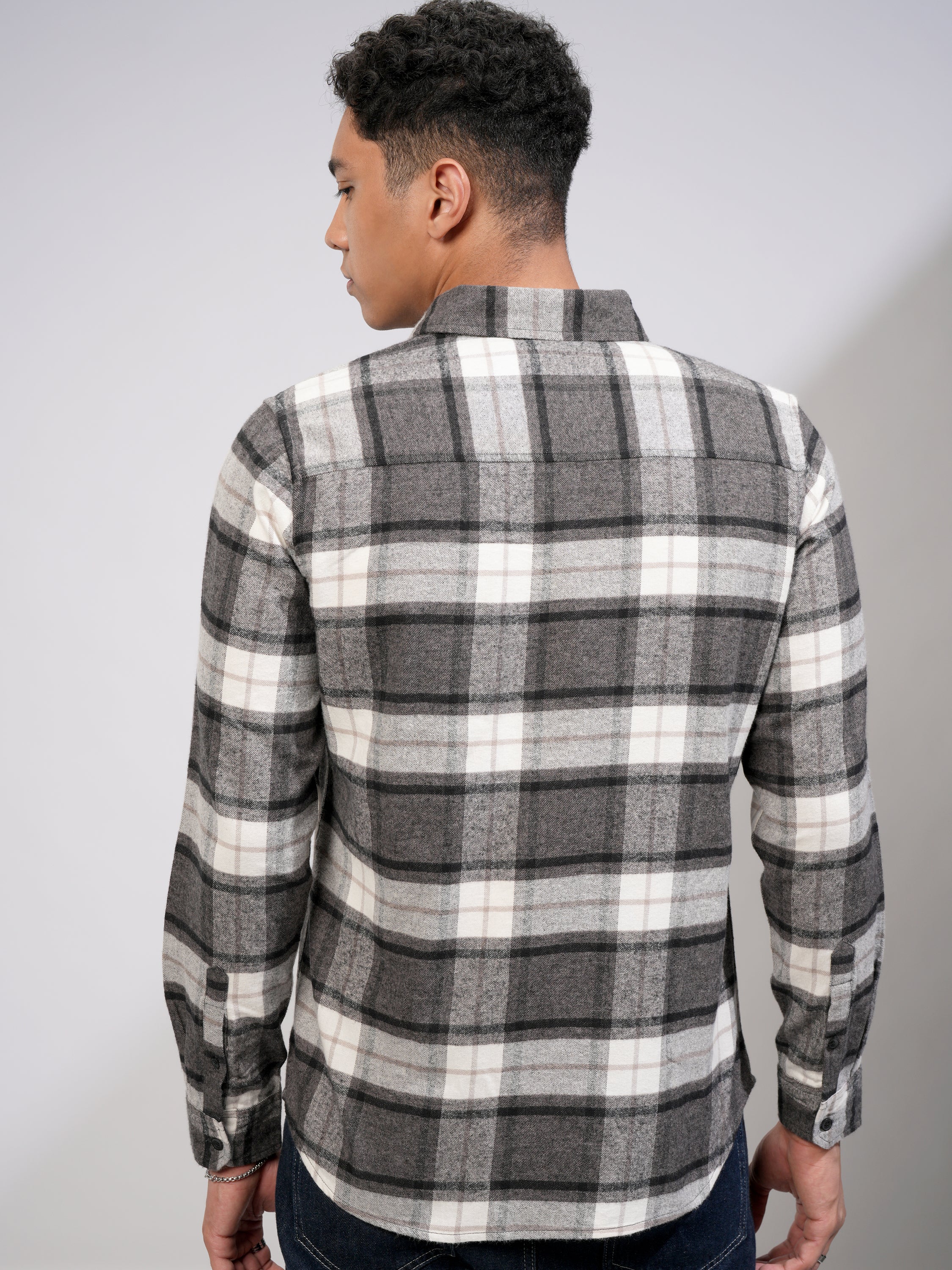 Highlander Men Off White Checked Slim Fit Casual Shirt - Off White - Image 3