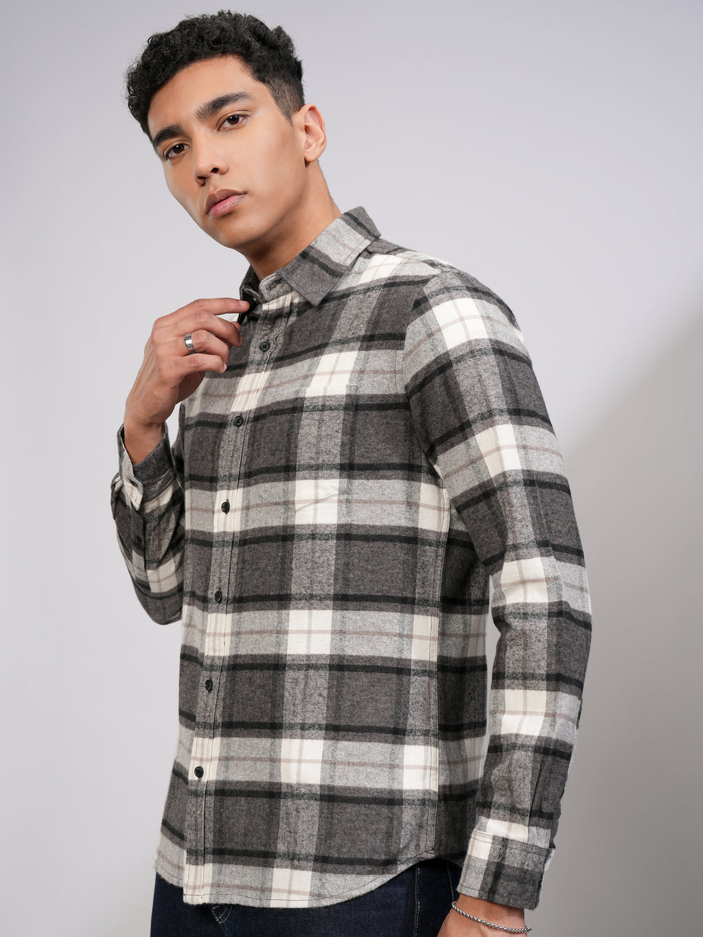 Highlander Men Off White Checked Slim Fit Casual Shirt - Off White - Image 4