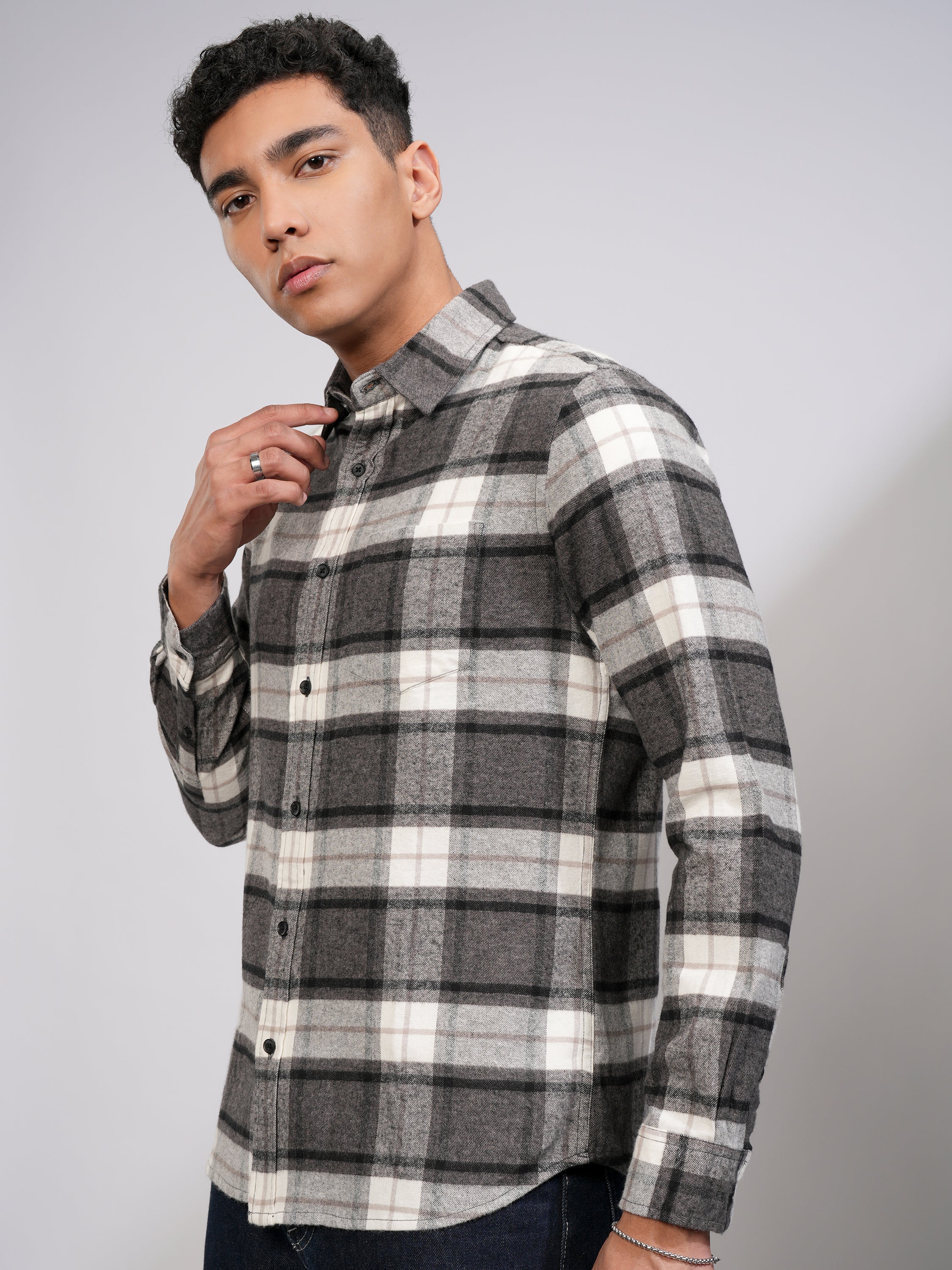 Highlander Men Off White Checked Slim Fit Casual Shirt - Off White - Image 4